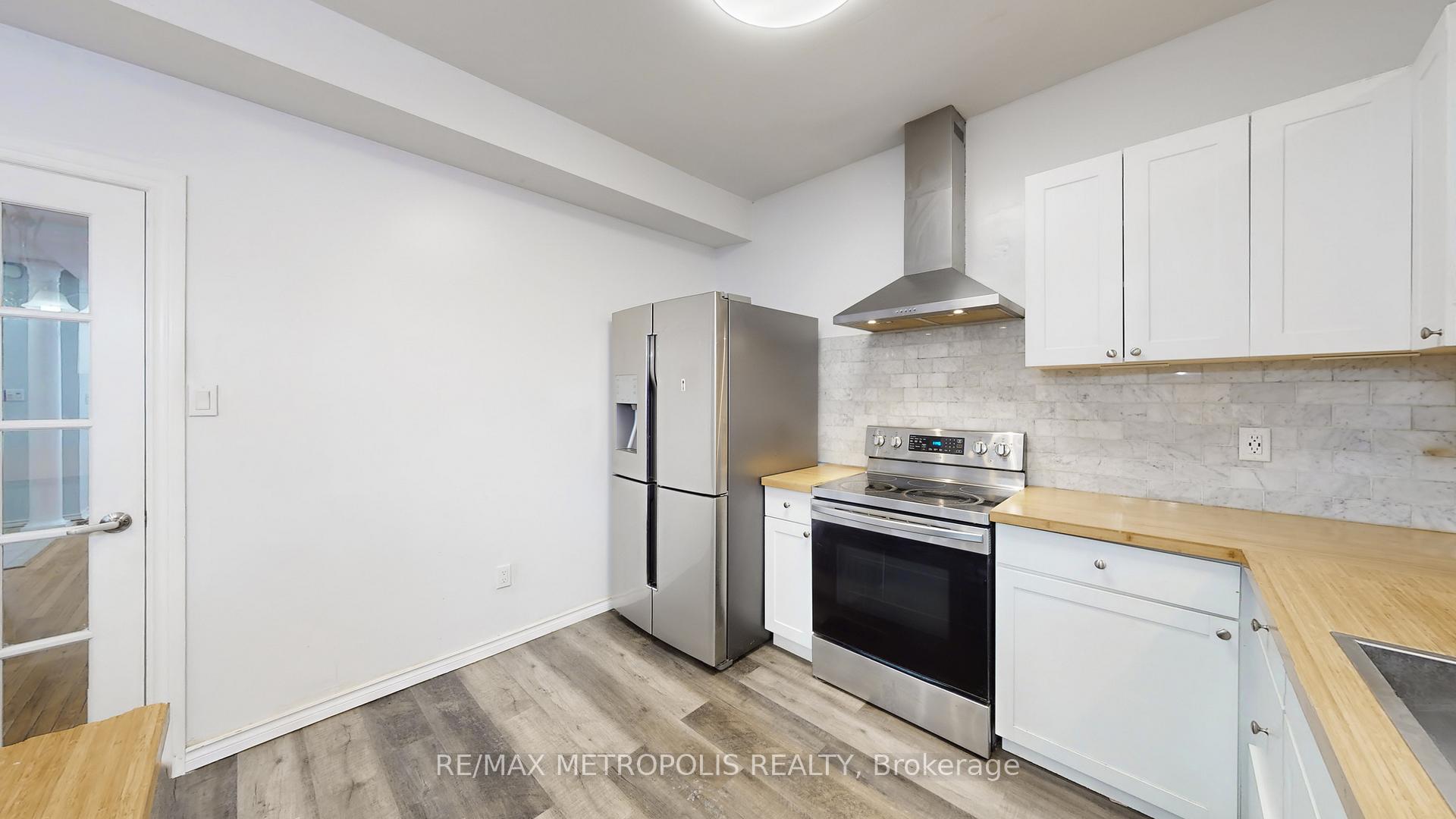 Photo 16 of 183 Valmont Court, Hamilton, Ancaster — HOMEH