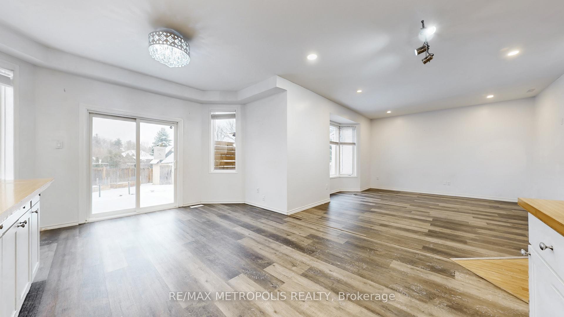 Photo 20 of 183 Valmont Court, Hamilton, Ancaster — HOMEH