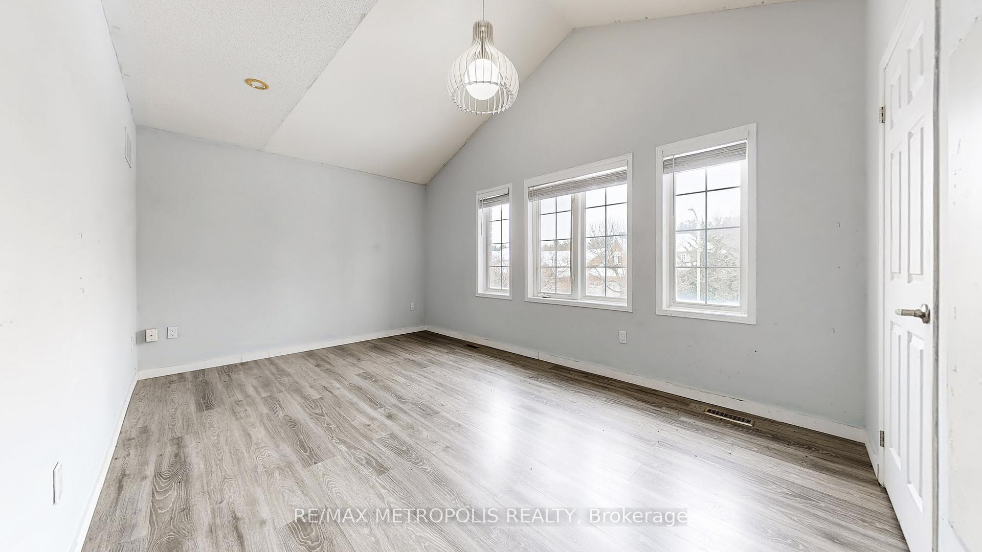 Photo 25 of 183 Valmont Court, Hamilton, Ancaster — HOMEH