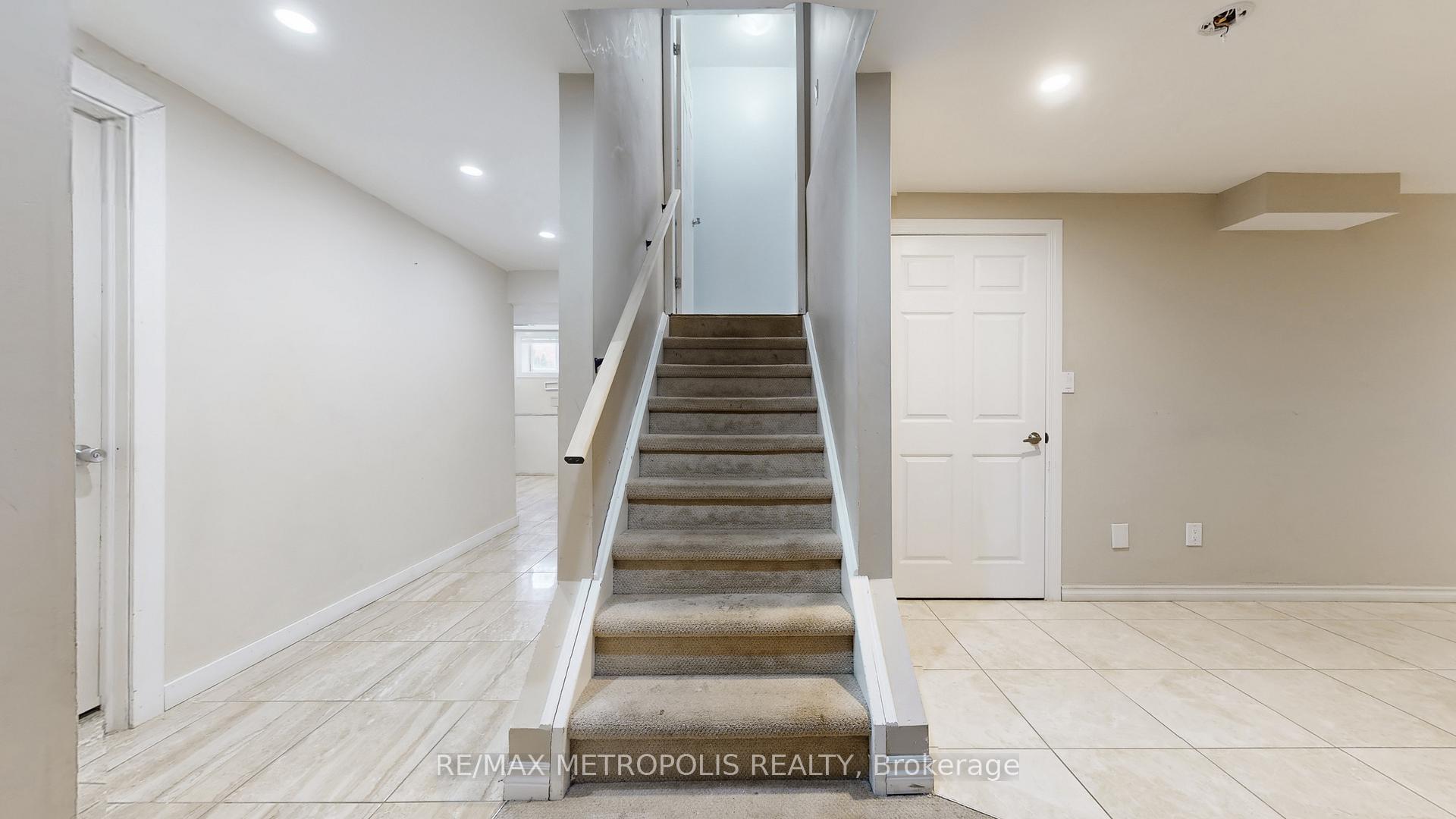 Photo 29 of 183 Valmont Court, Hamilton, Ancaster — HOMEH