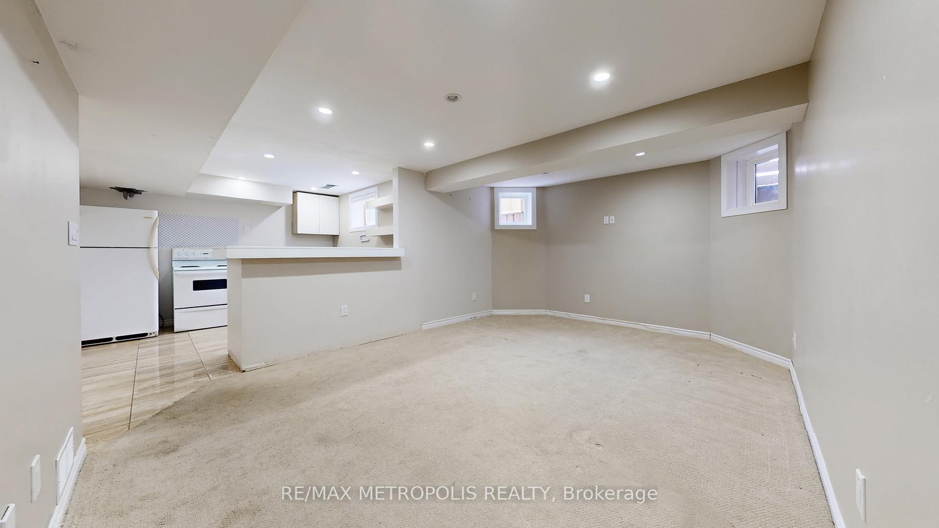Photo 31 of 183 Valmont Court, Hamilton, Ancaster — HOMEH