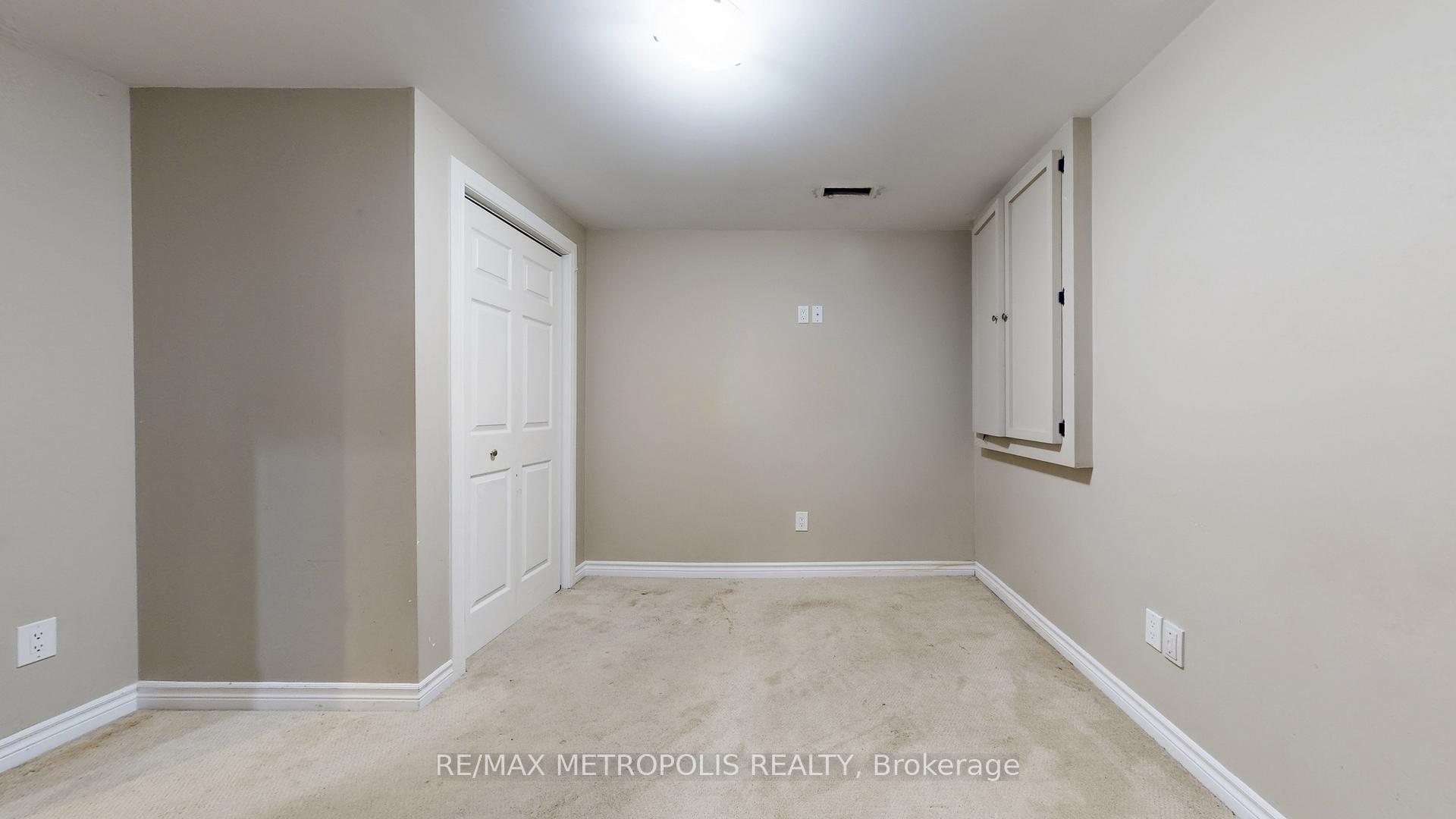 Photo 36 of 183 Valmont Court, Hamilton, Ancaster — HOMEH