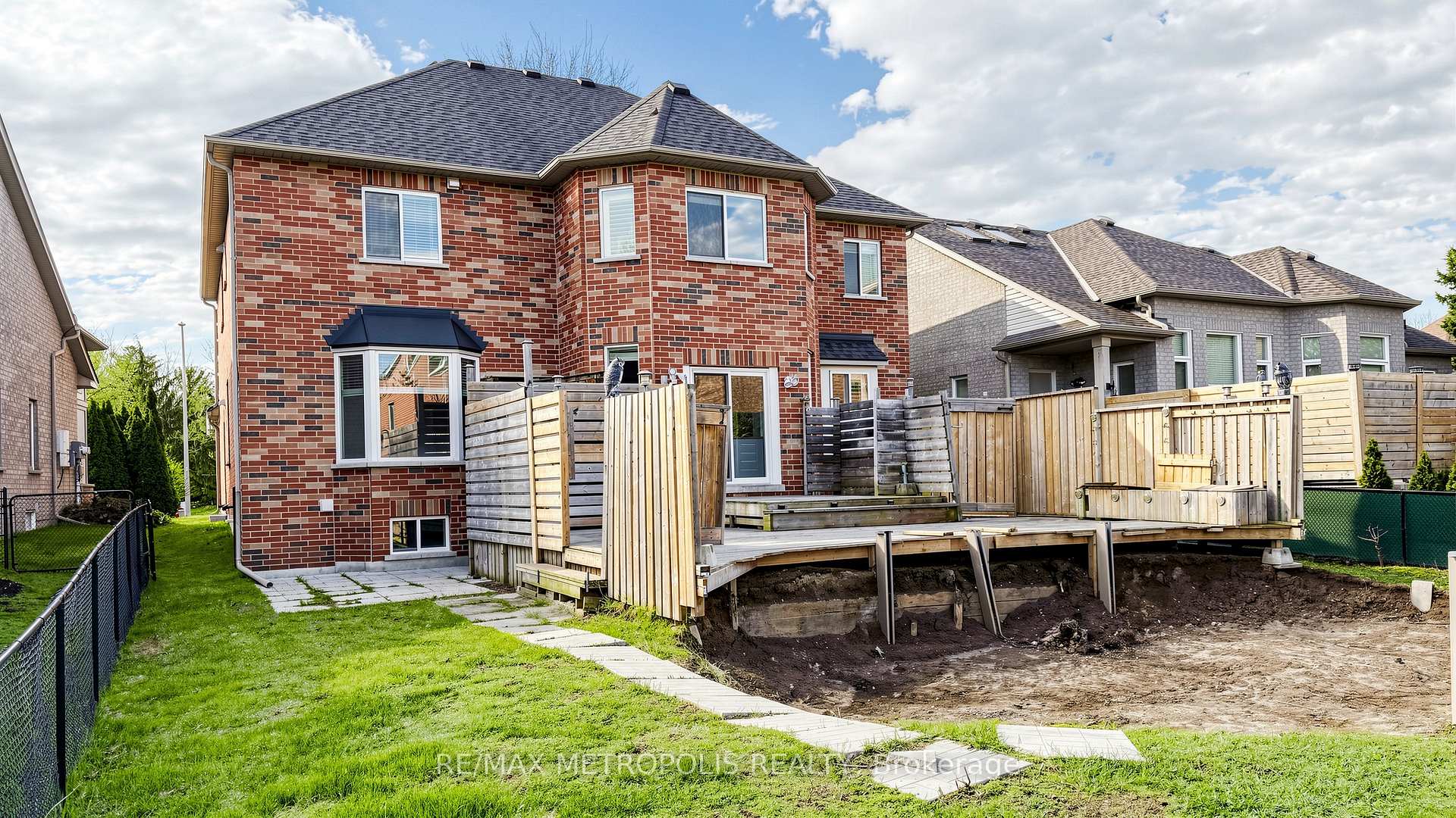 Photo 41 of 183 Valmont Court, Hamilton, Ancaster — HOMEH