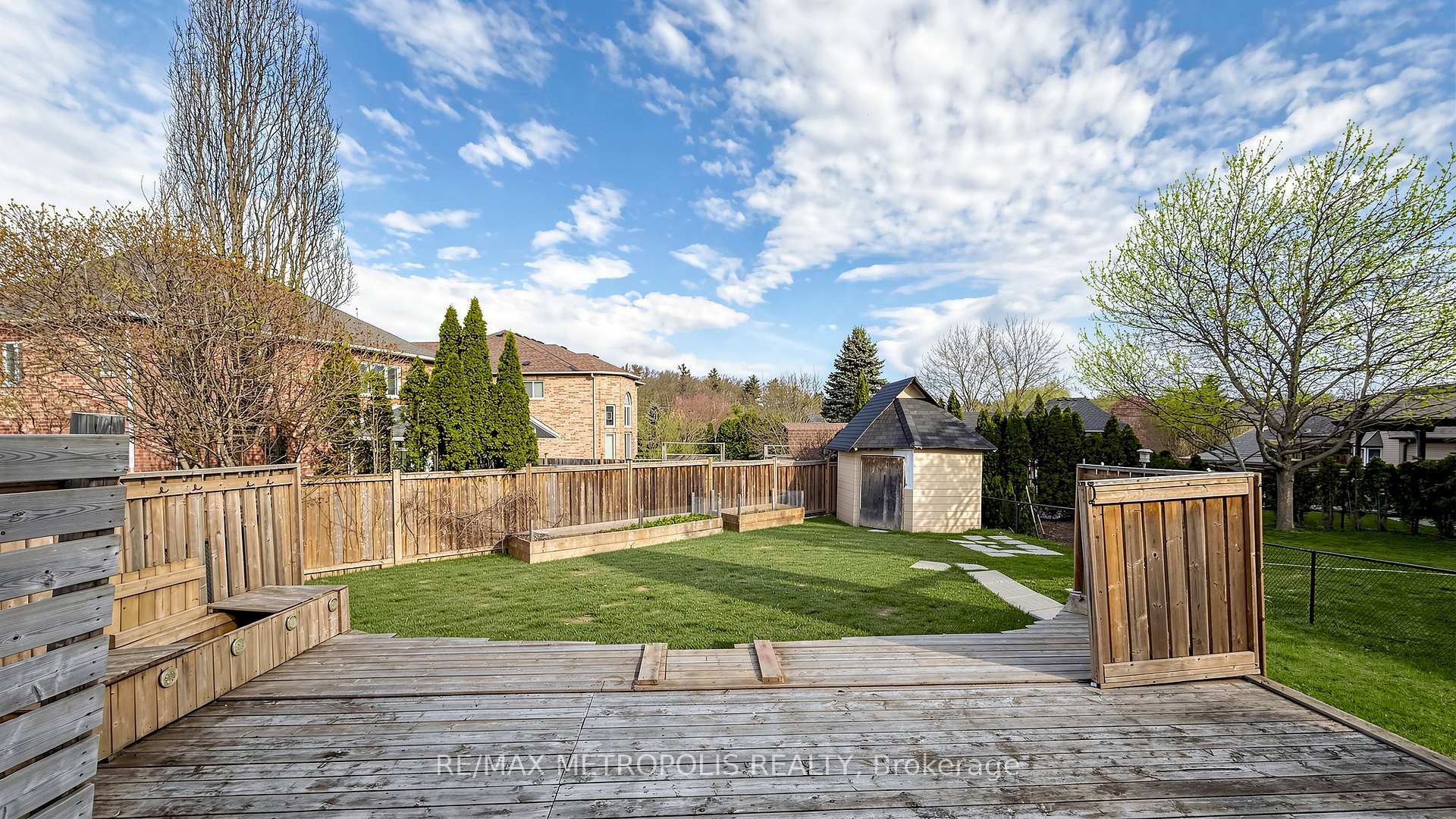 Photo 42 of 183 Valmont Court, Hamilton, Ancaster — HOMEH