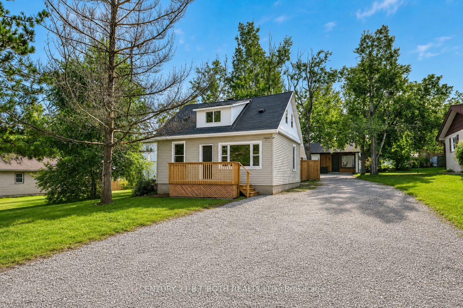 Front of 105 Westmount Drive S