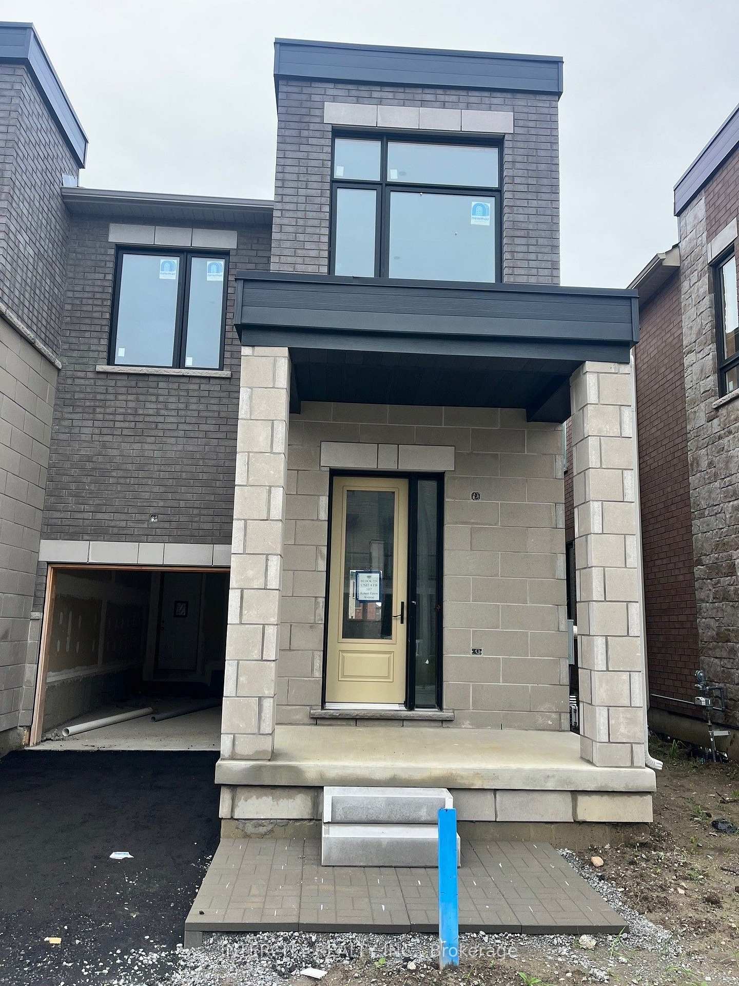 Front of Unit (BLOCK 224 UNIT 4), 107 Robert Eaton Avenue