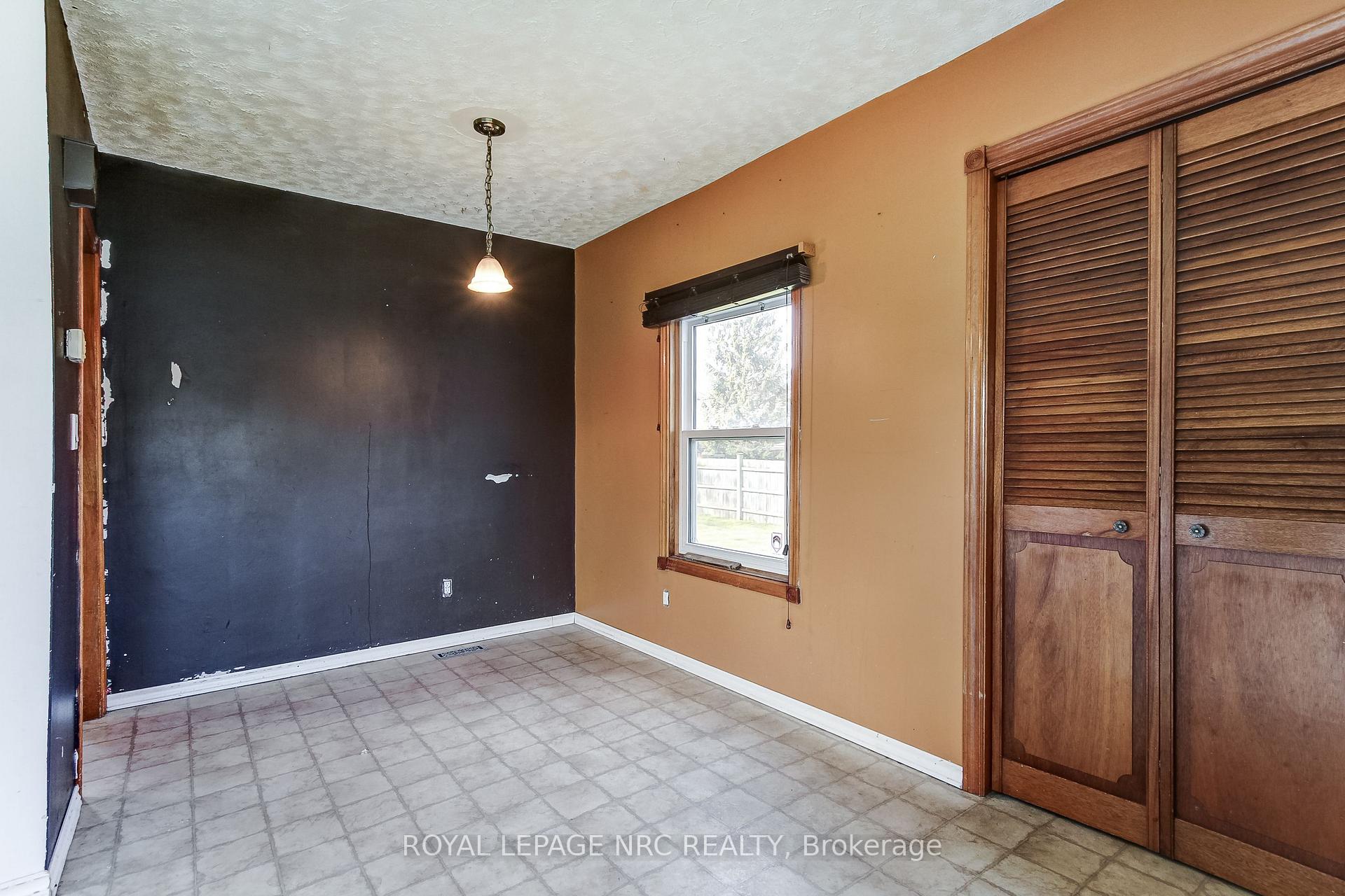 Photo 11 of 60 Valley Road, St. Catharines, Rykert/Vansickle — HOMEH