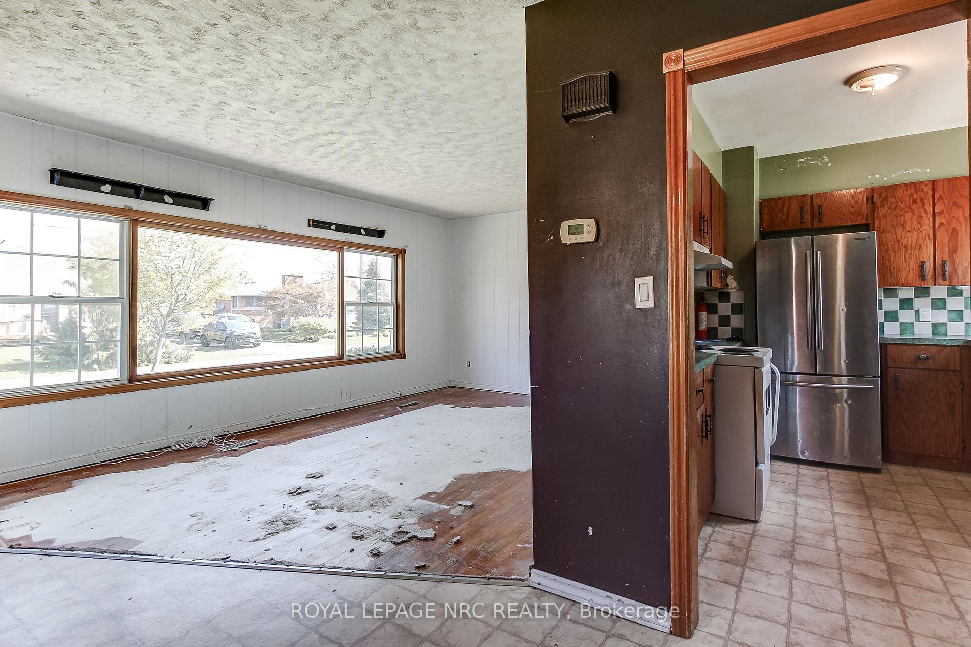 Photo 15 of 60 Valley Road, St. Catharines, Rykert/Vansickle — HOMEH
