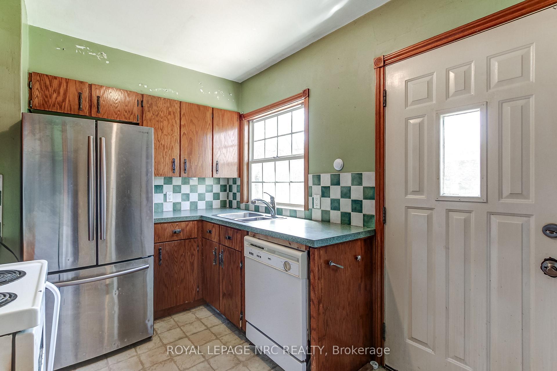 Photo 17 of 60 Valley Road, St. Catharines, Rykert/Vansickle — HOMEH