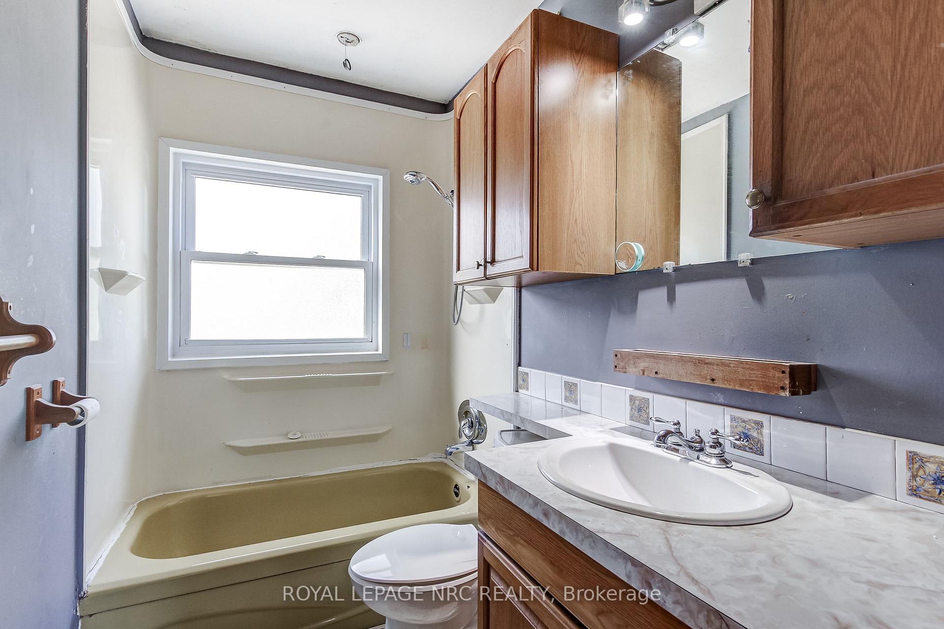 Photo 22 of 60 Valley Road, St. Catharines, Rykert/Vansickle — HOMEH