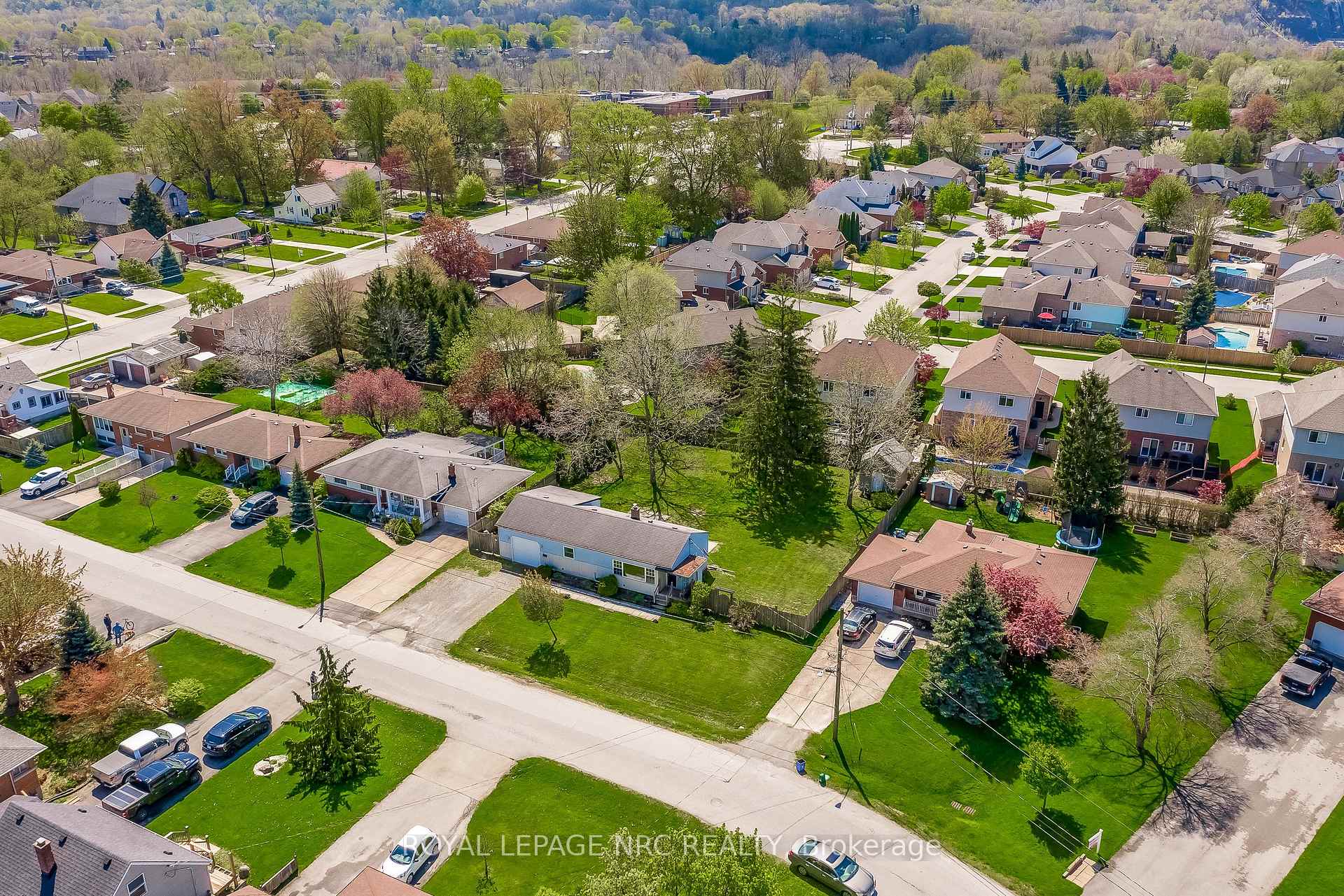 Photo 34 of 60 Valley Road, St. Catharines, Rykert/Vansickle — HOMEH