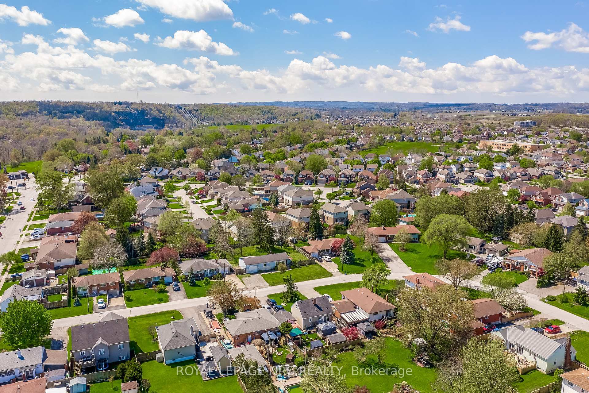 Photo 42 of 60 Valley Road, St. Catharines, Rykert/Vansickle — HOMEH