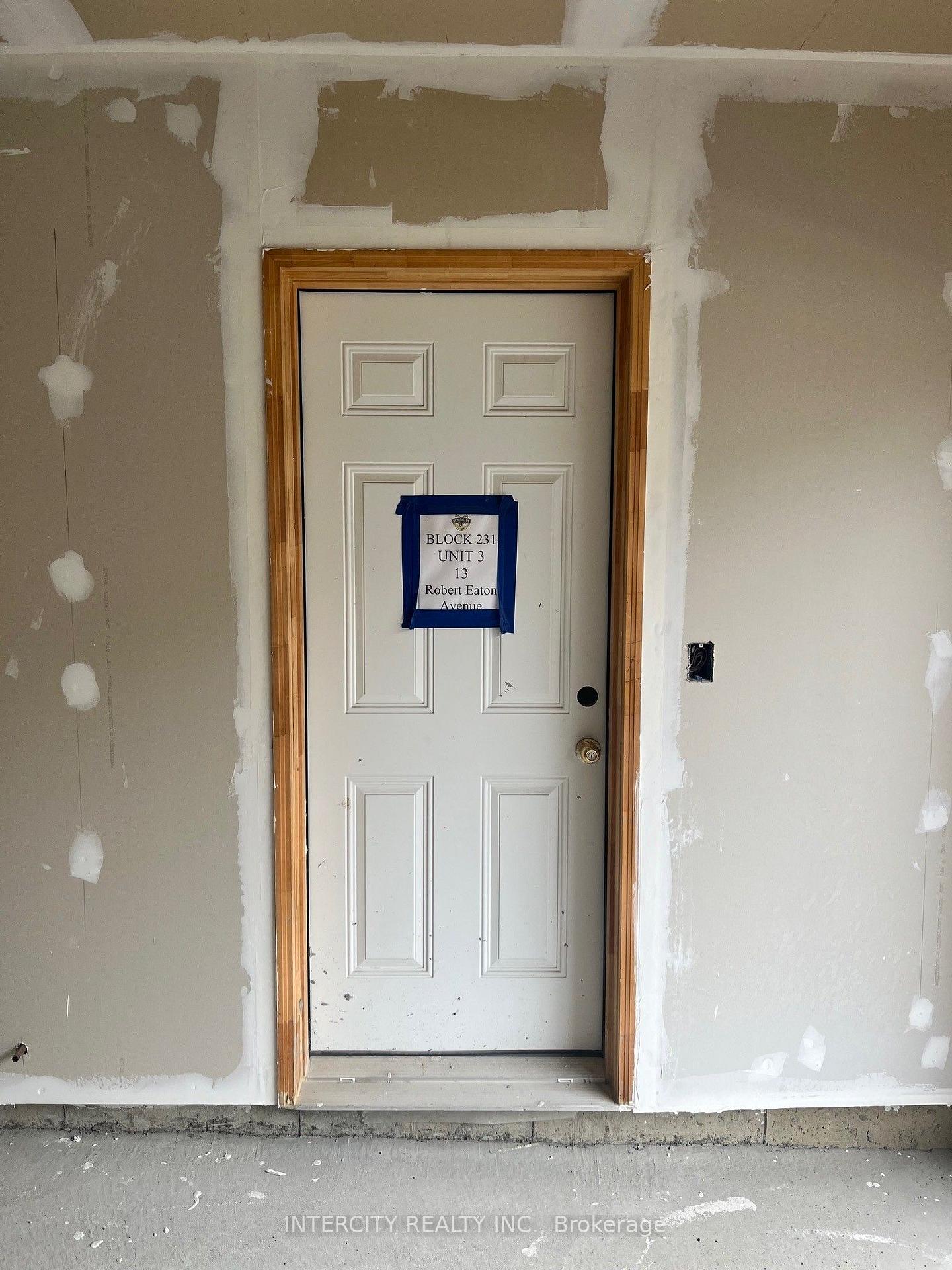 Photo 3 of Unit (Block 231 Unit 3), 13 Robert Eaton Avenue, Markham, Middlefield — HOMEH