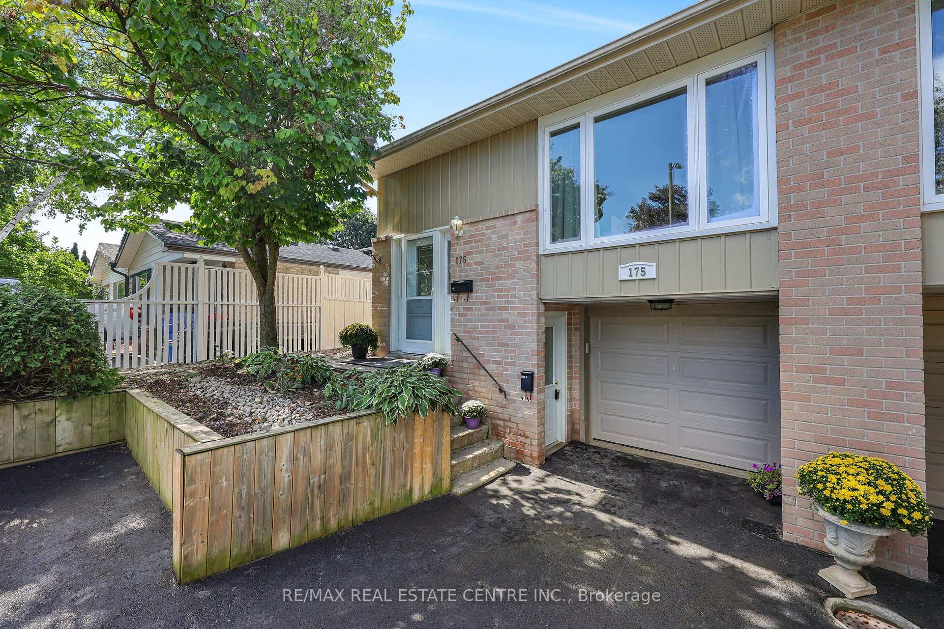 Photo 4 of 175 Burbank Crescent, Orangeville — HOMEH