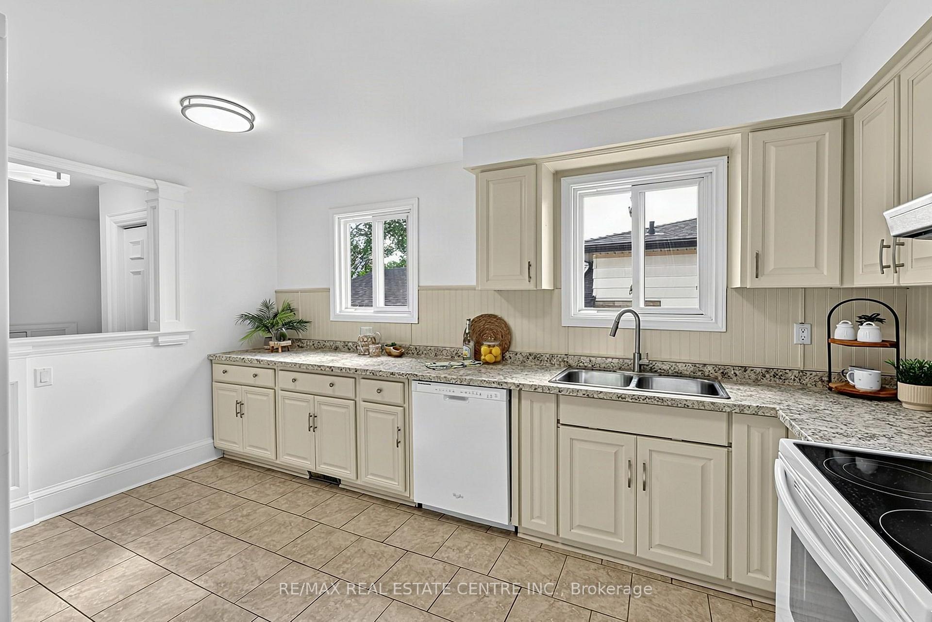 Photo 15 of 175 Burbank Crescent, Orangeville — HOMEH