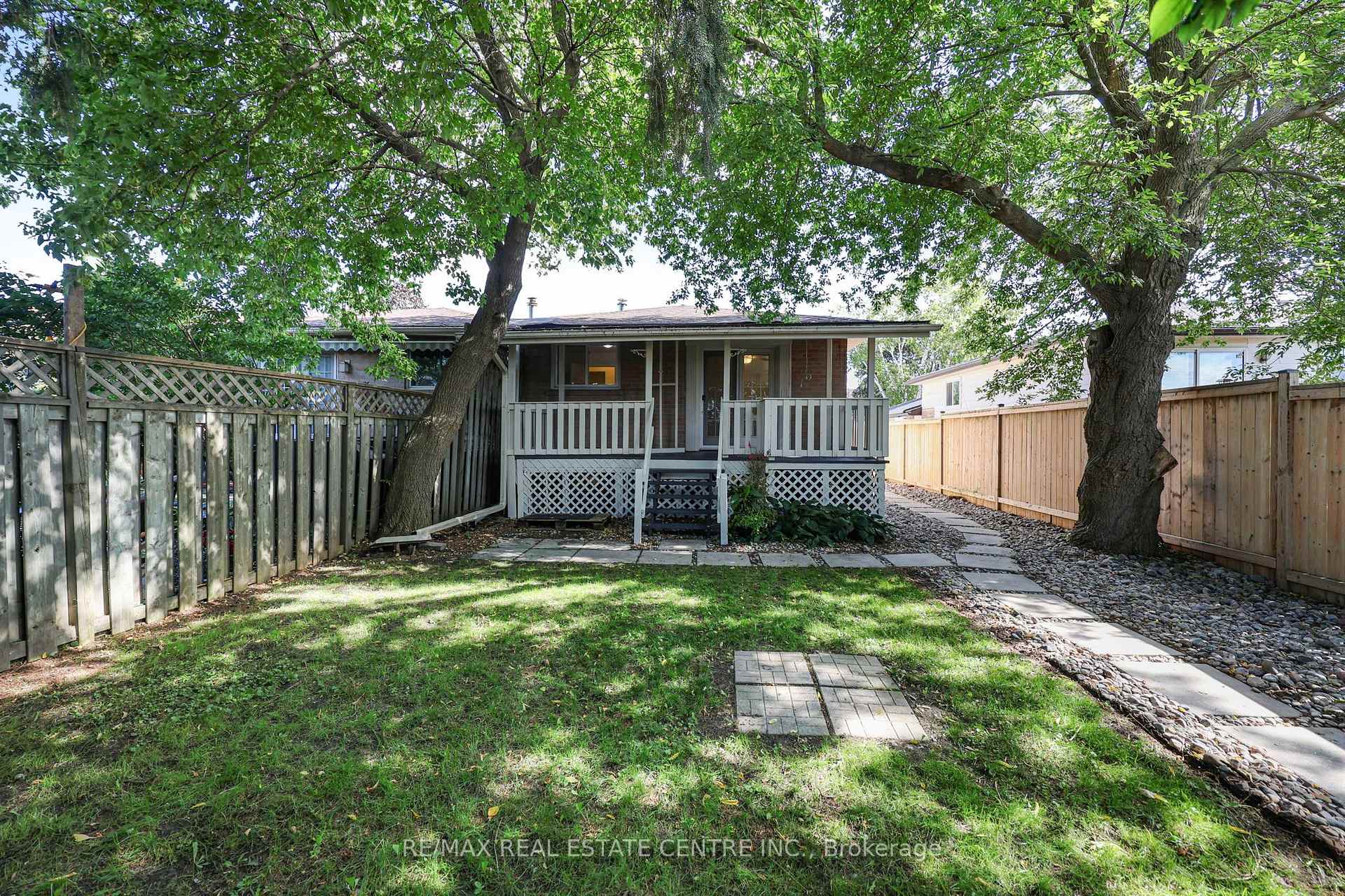 Photo 37 of 175 Burbank Crescent, Orangeville — HOMEH