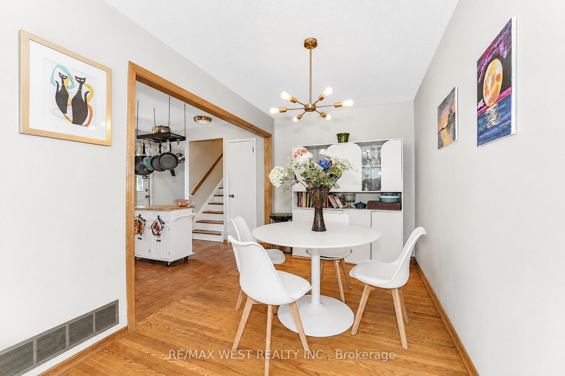 Photo 3 of 1105 Valley Court, Oshawa, Lakeview — HOMEH