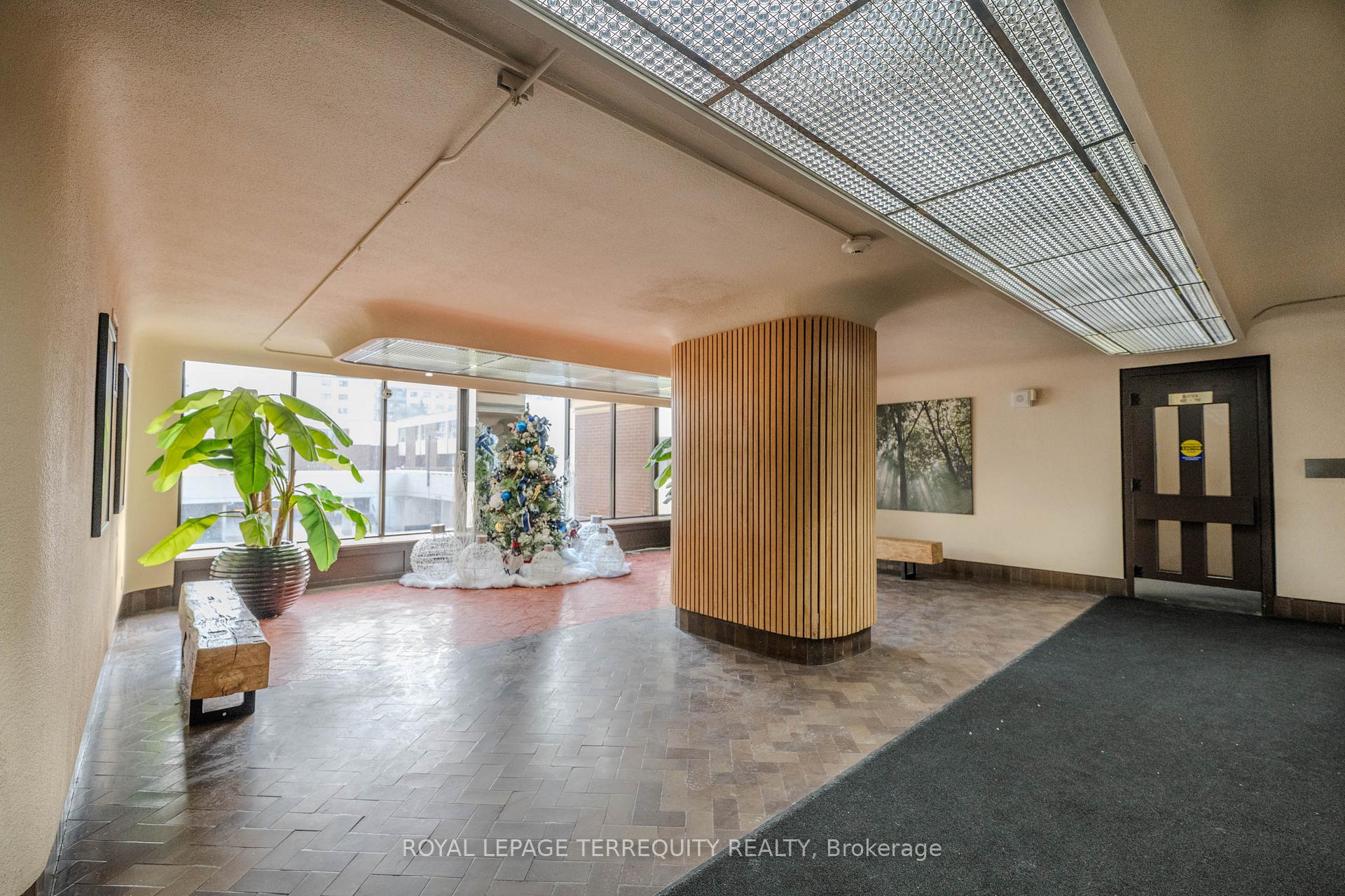 Photo 5 of Unit 1703, 1 Massey Square, Toronto, Crescent Town — HOMEH