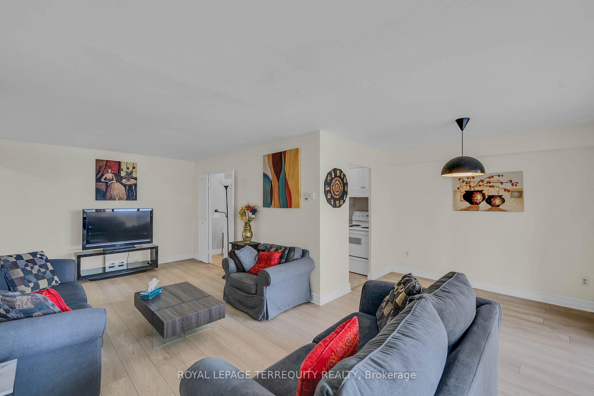 Photo 9 of Unit 1703, 1 Massey Square, Toronto, Crescent Town — HOMEH