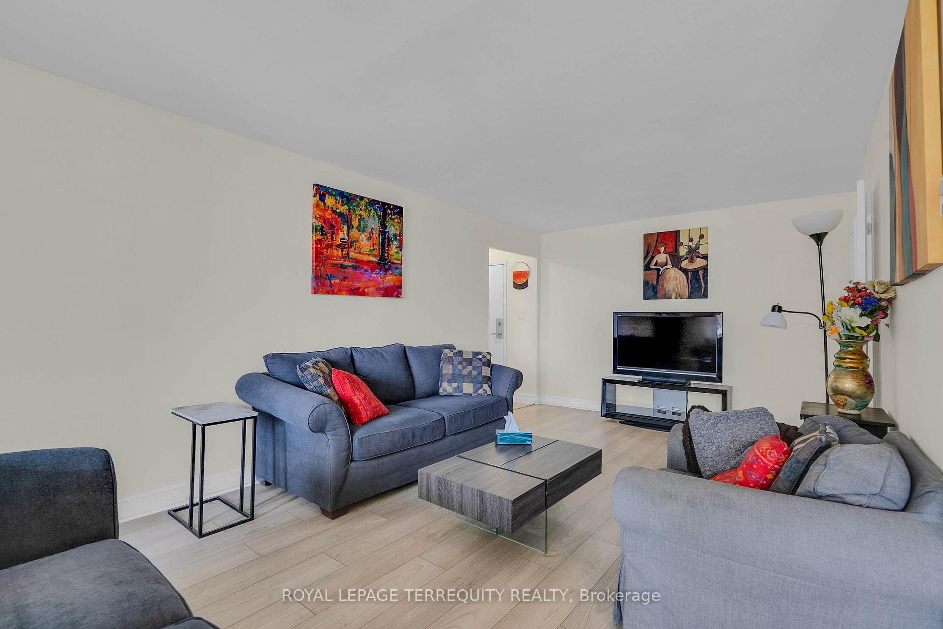 Photo 10 of Unit 1703, 1 Massey Square, Toronto, Crescent Town — HOMEH