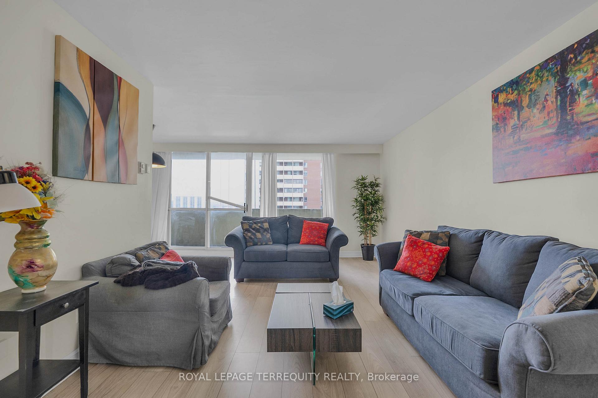 Photo 11 of Unit 1703, 1 Massey Square, Toronto, Crescent Town — HOMEH