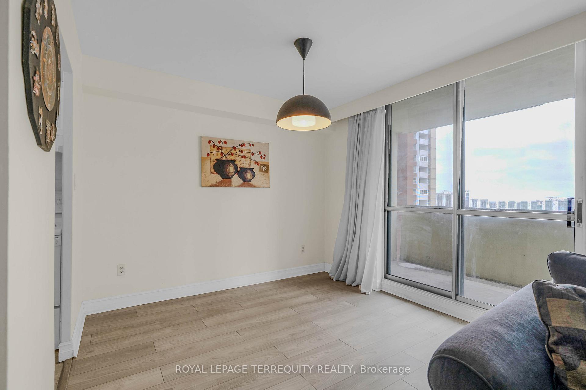 Photo 12 of Unit 1703, 1 Massey Square, Toronto, Crescent Town — HOMEH
