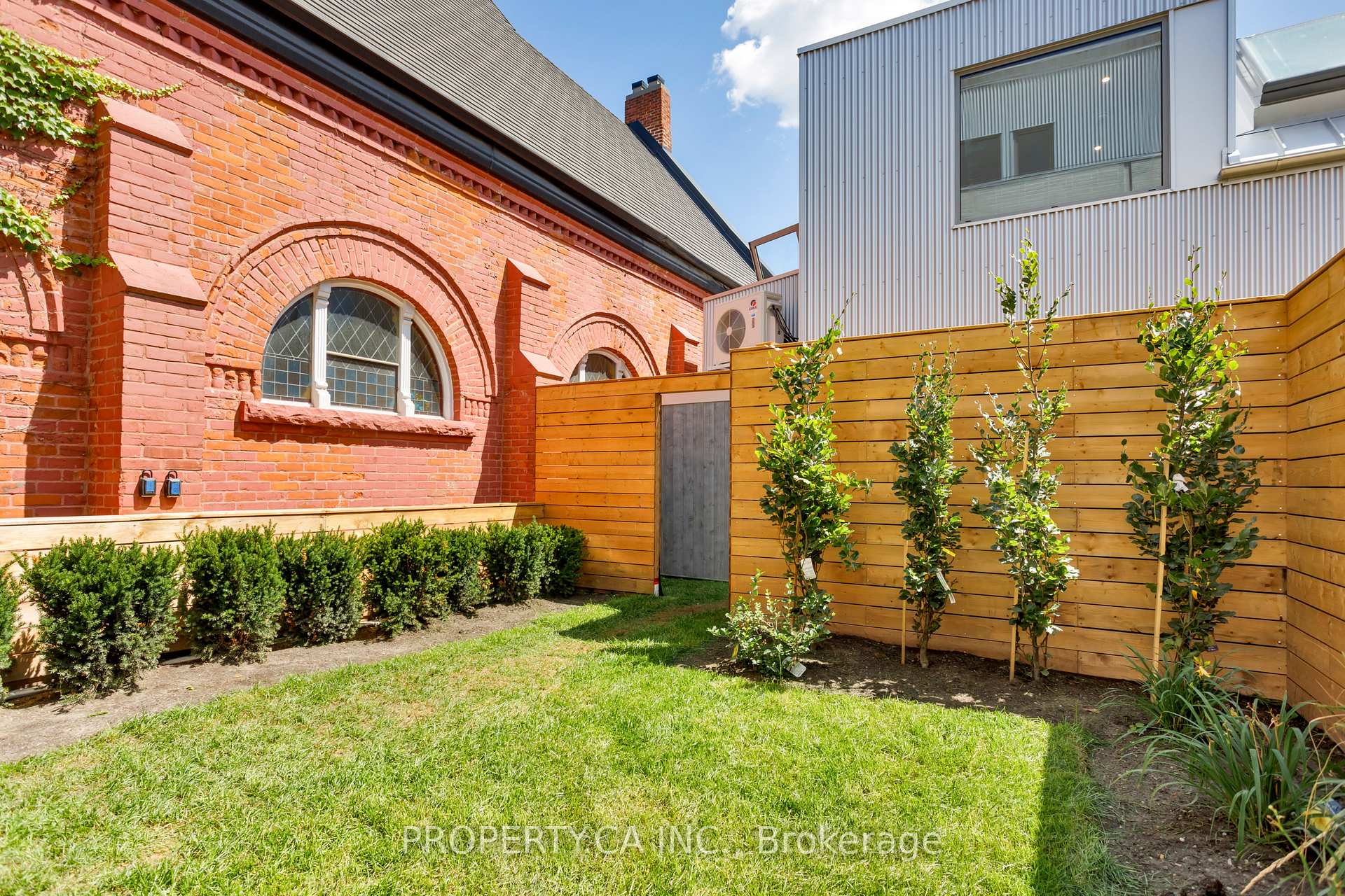 Photo 3 of Unit Unit #2, 301 Keele Street, Toronto, Junction Area — HOMEH
