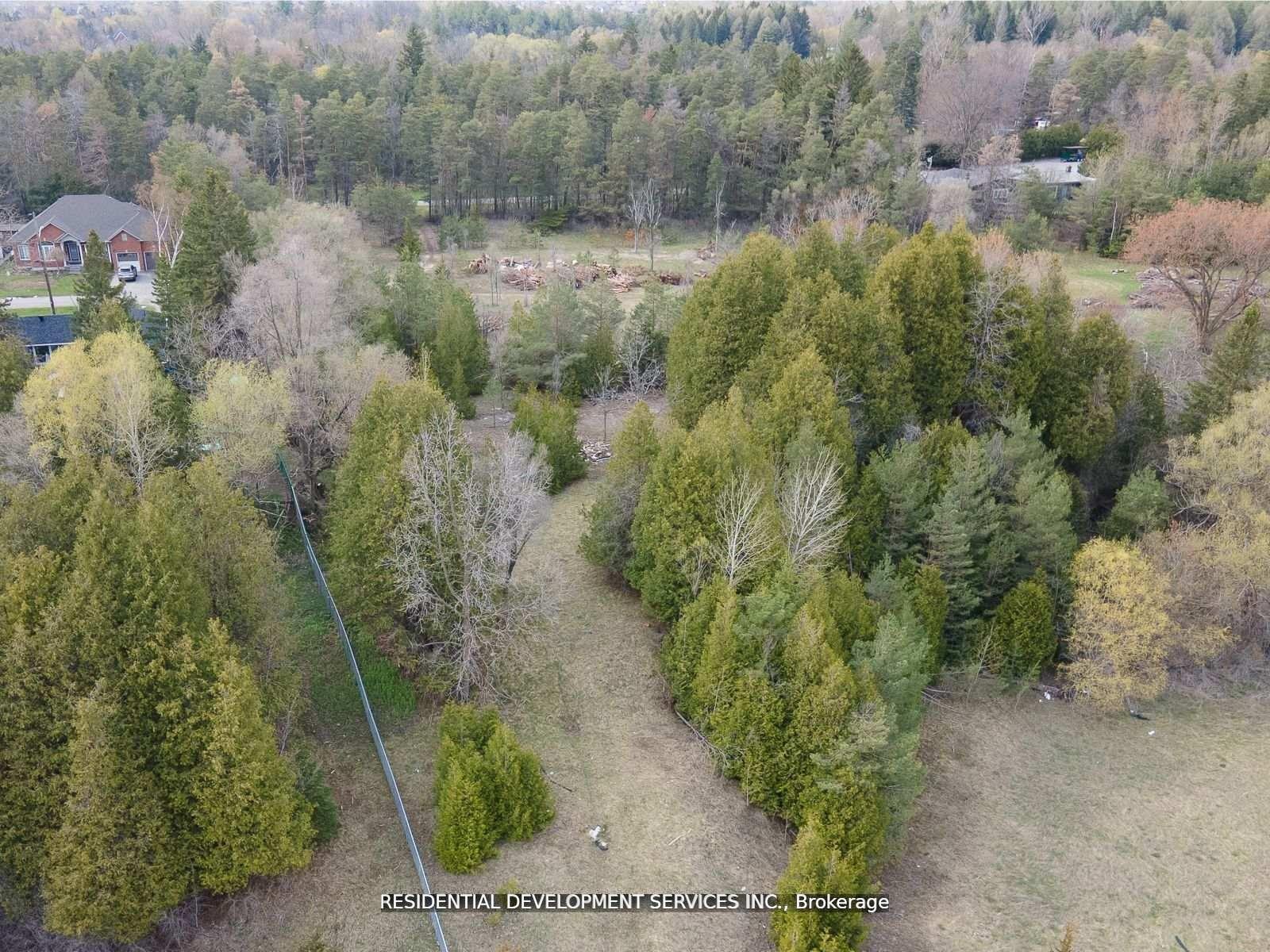 Photo 2 of 23 Selleck Lane, Oshawa, Samac — HOMEH