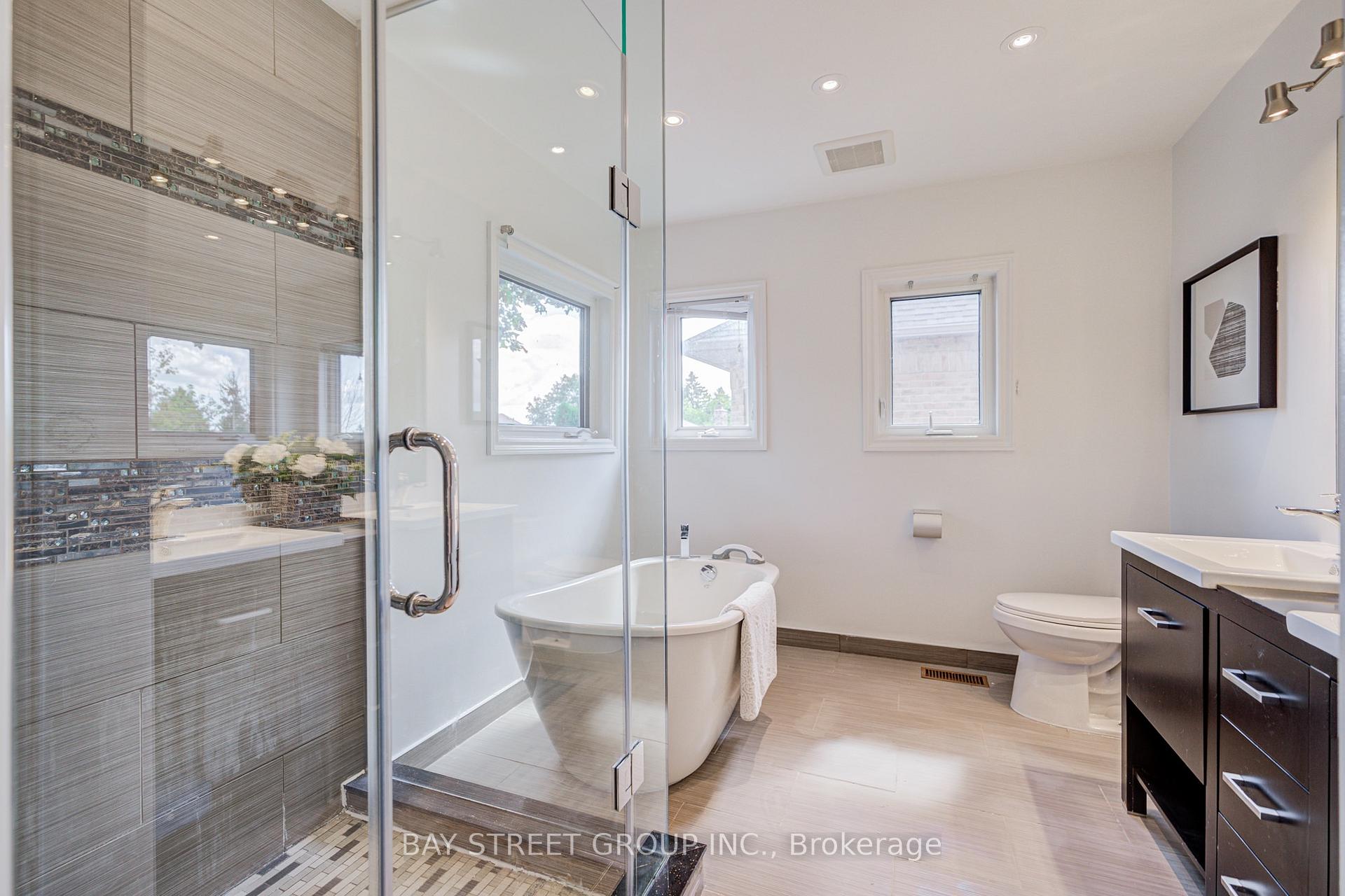 Photo 43 of 5 Captain Francis Drive, Markham, Buttonville — HOMEH