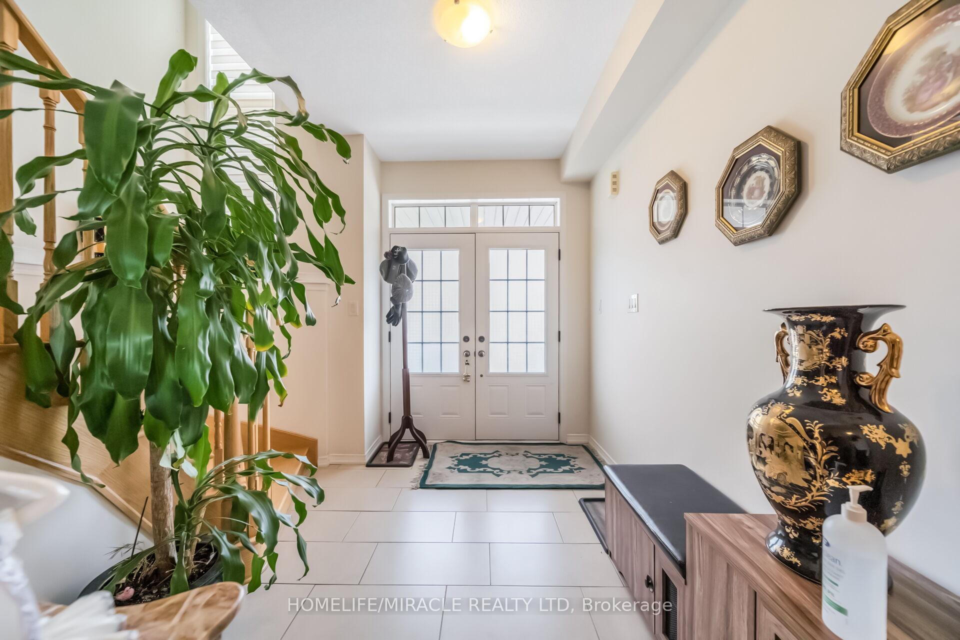 Photo 4 of 14 Abercrombie Crescent, Brampton, Northwest Brampton — HOMEH