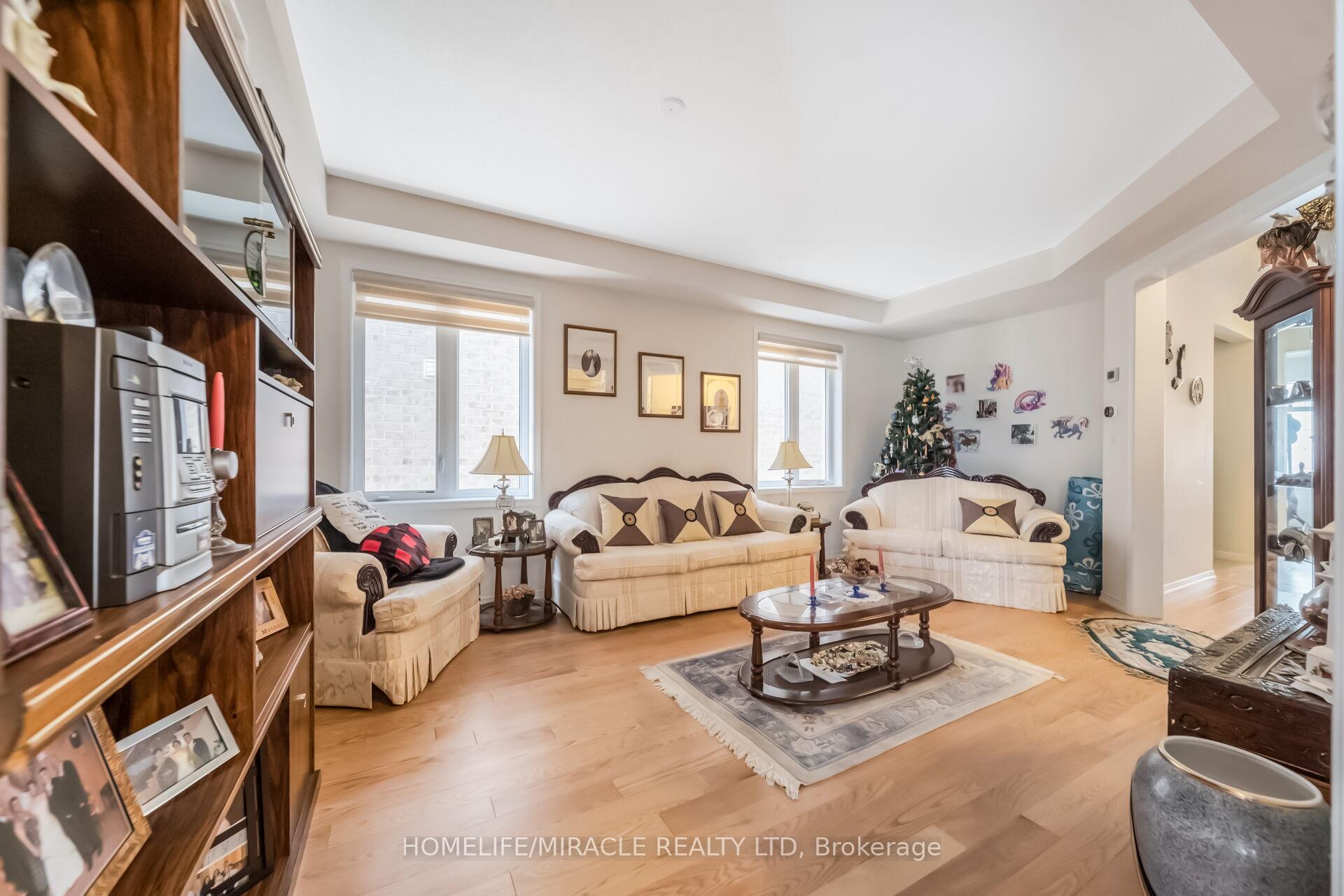 Photo 8 of 14 Abercrombie Crescent, Brampton, Northwest Brampton — HOMEH