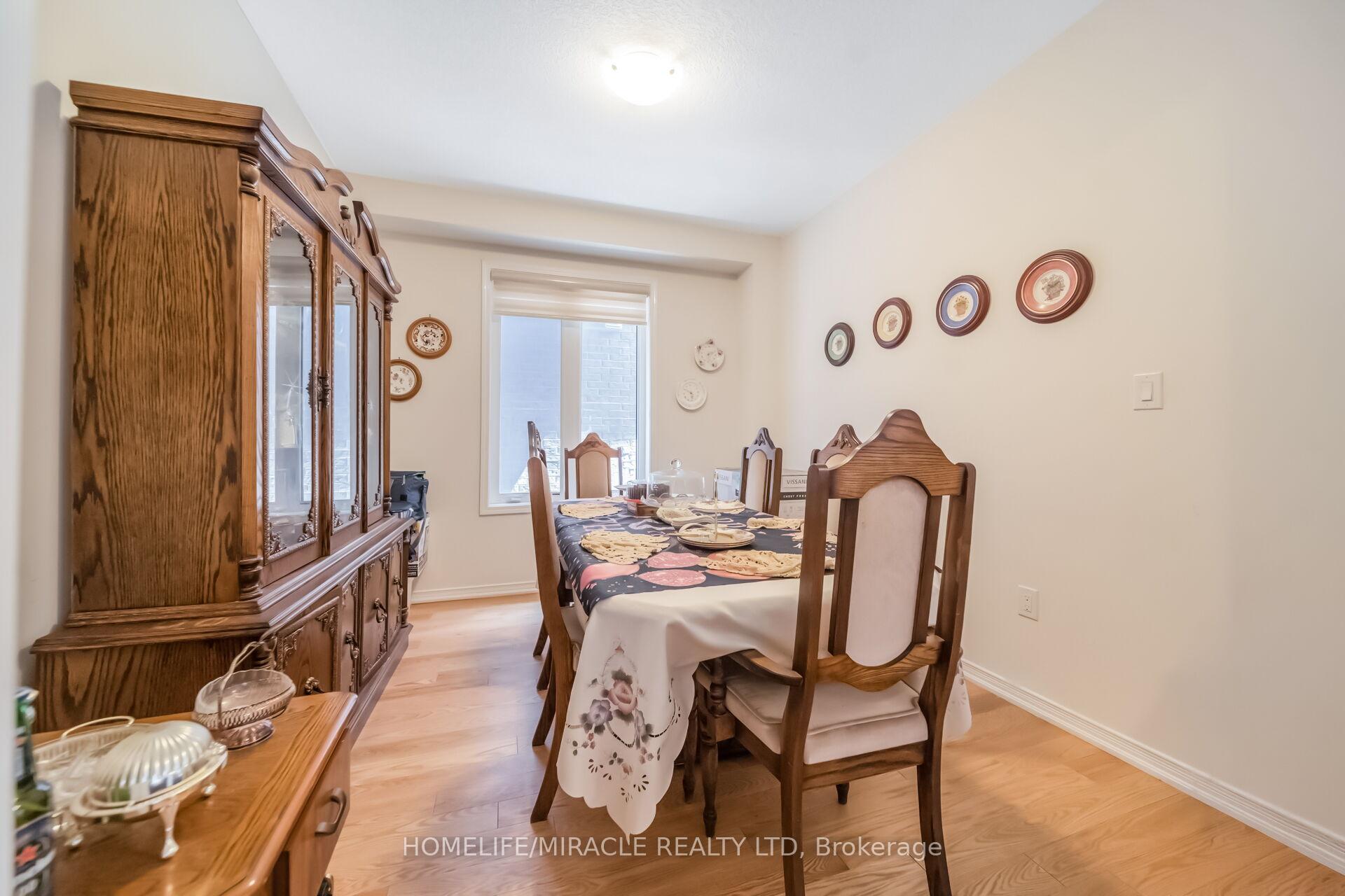 Photo 10 of 14 Abercrombie Crescent, Brampton, Northwest Brampton — HOMEH