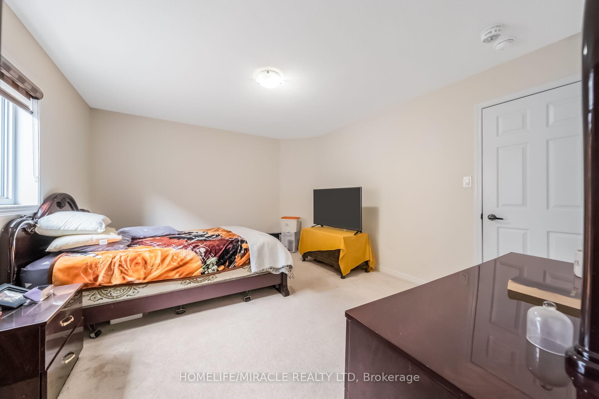 Photo 34 of 14 Abercrombie Crescent, Brampton, Northwest Brampton — HOMEH