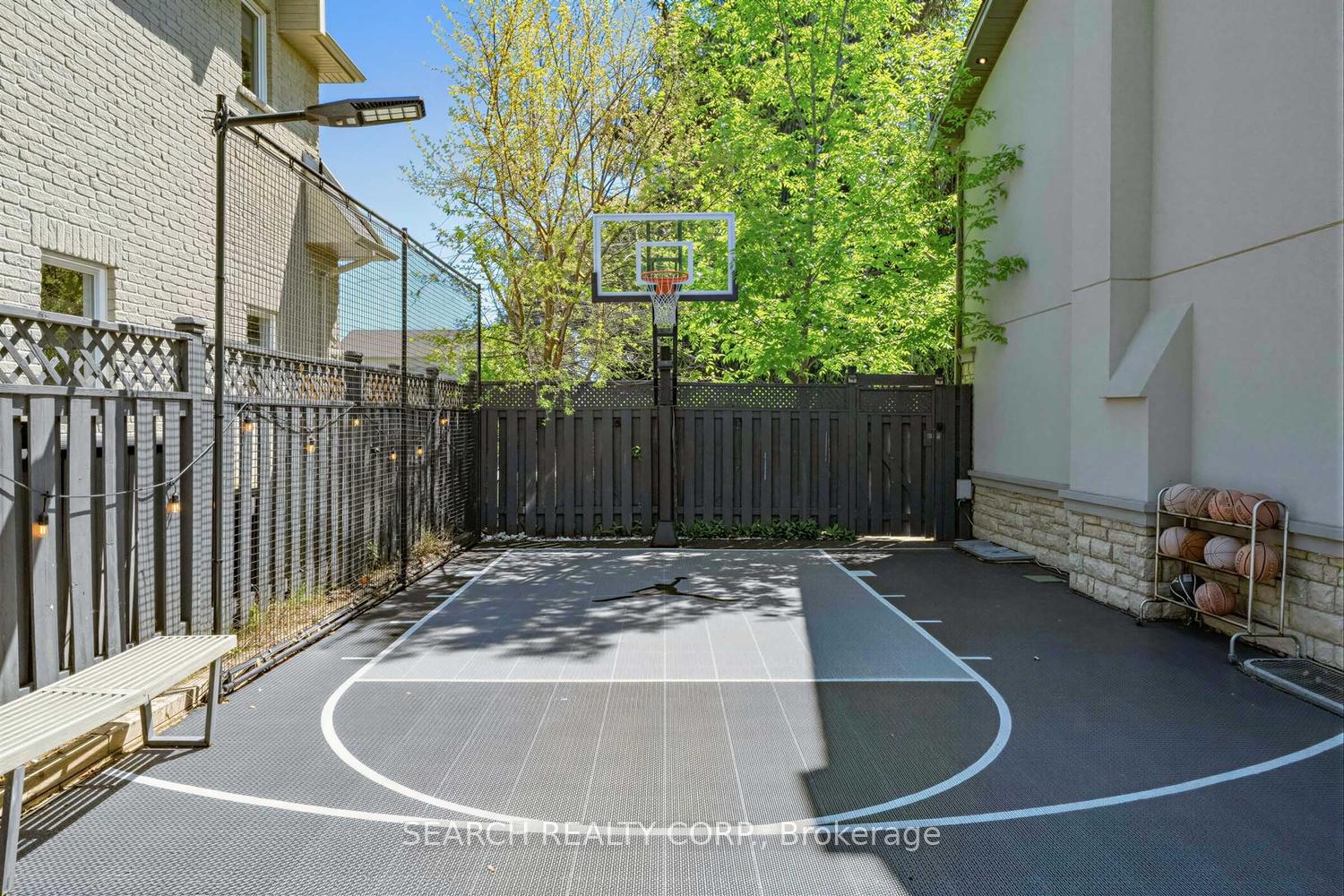Photo 3 of 1421 Watersedge Road, Mississauga, Clarkson — HOMEH