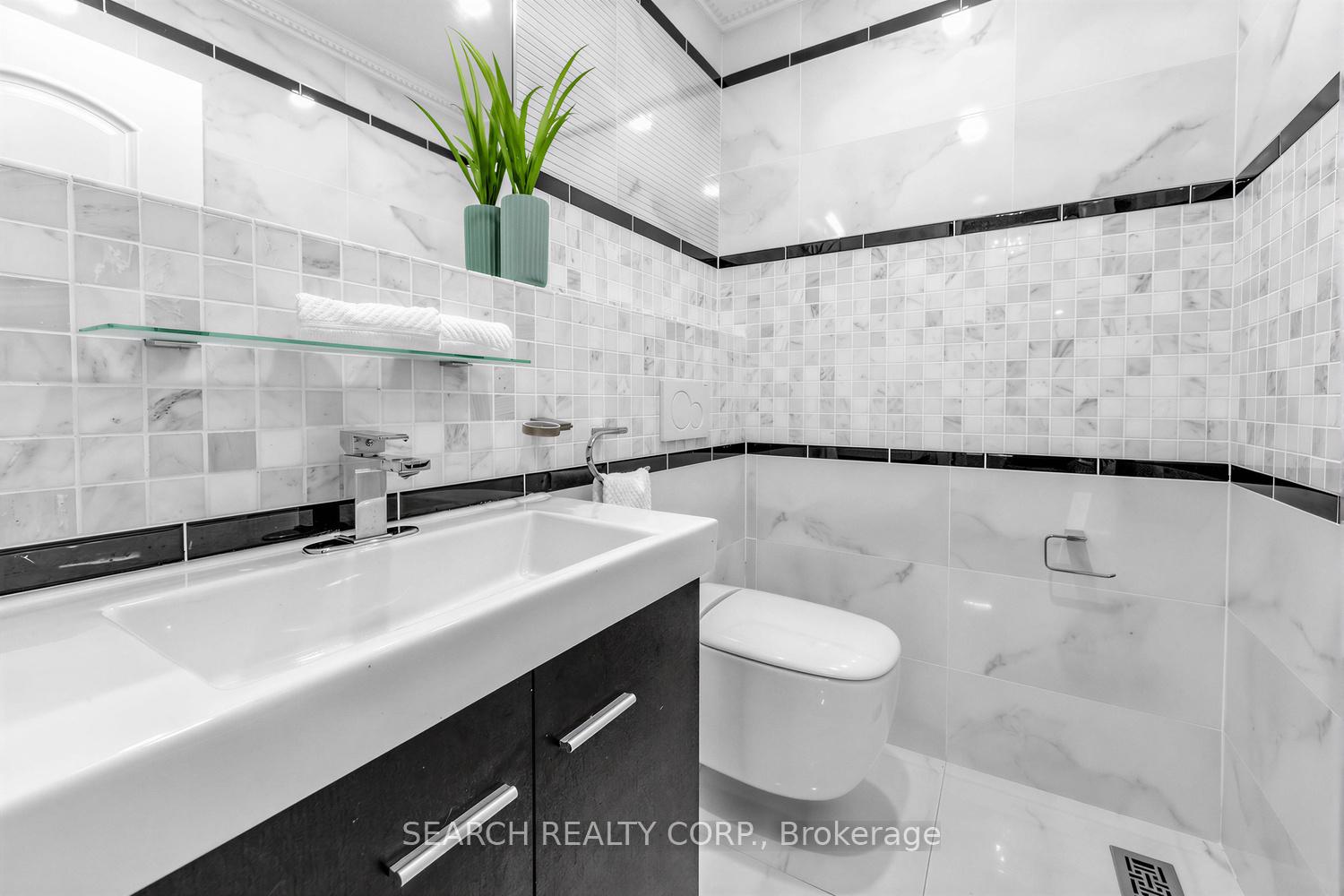 Photo 12 of 1421 Watersedge Road, Mississauga, Clarkson — HOMEH