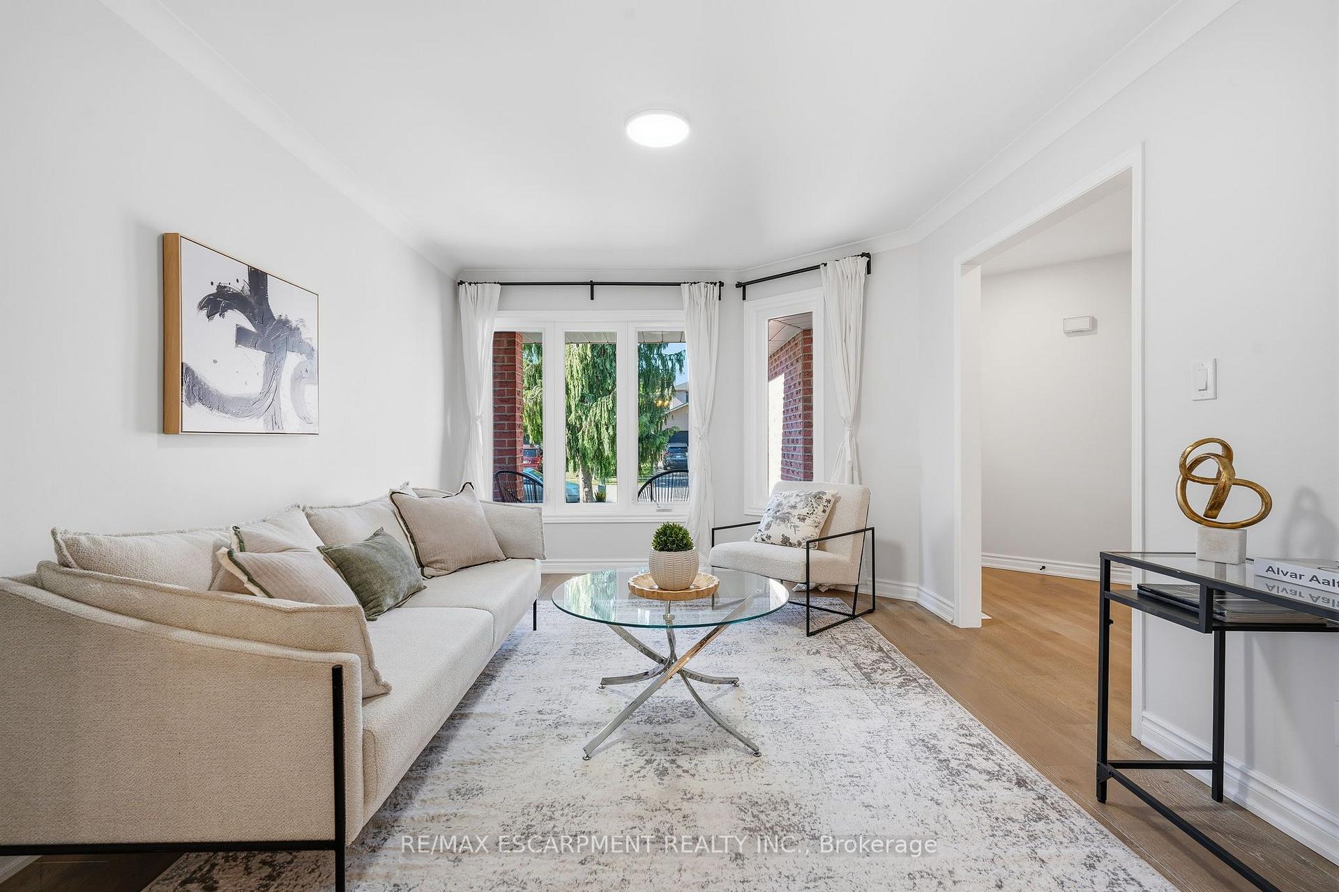 Photo 6 of 551 Deerhurst Drive, Burlington, Appleby — HOMEH