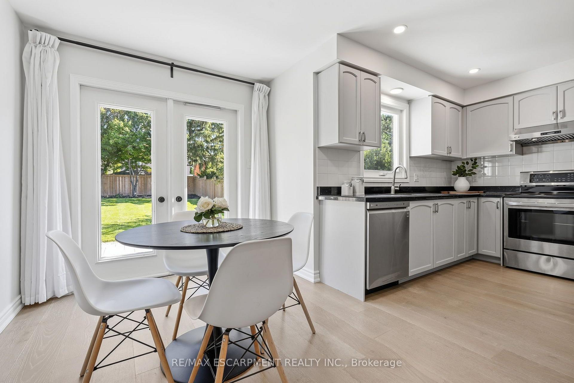 Photo 12 of 551 Deerhurst Drive, Burlington, Appleby — HOMEH