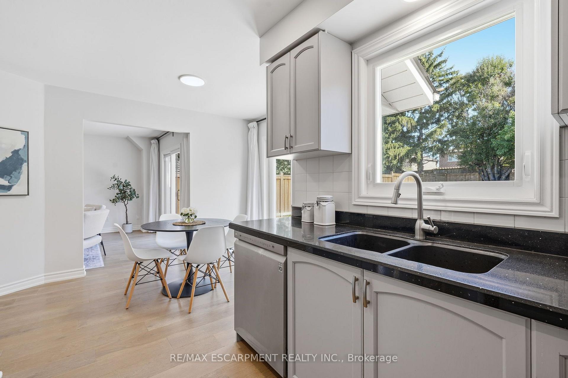 Photo 16 of 551 Deerhurst Drive, Burlington, Appleby — HOMEH