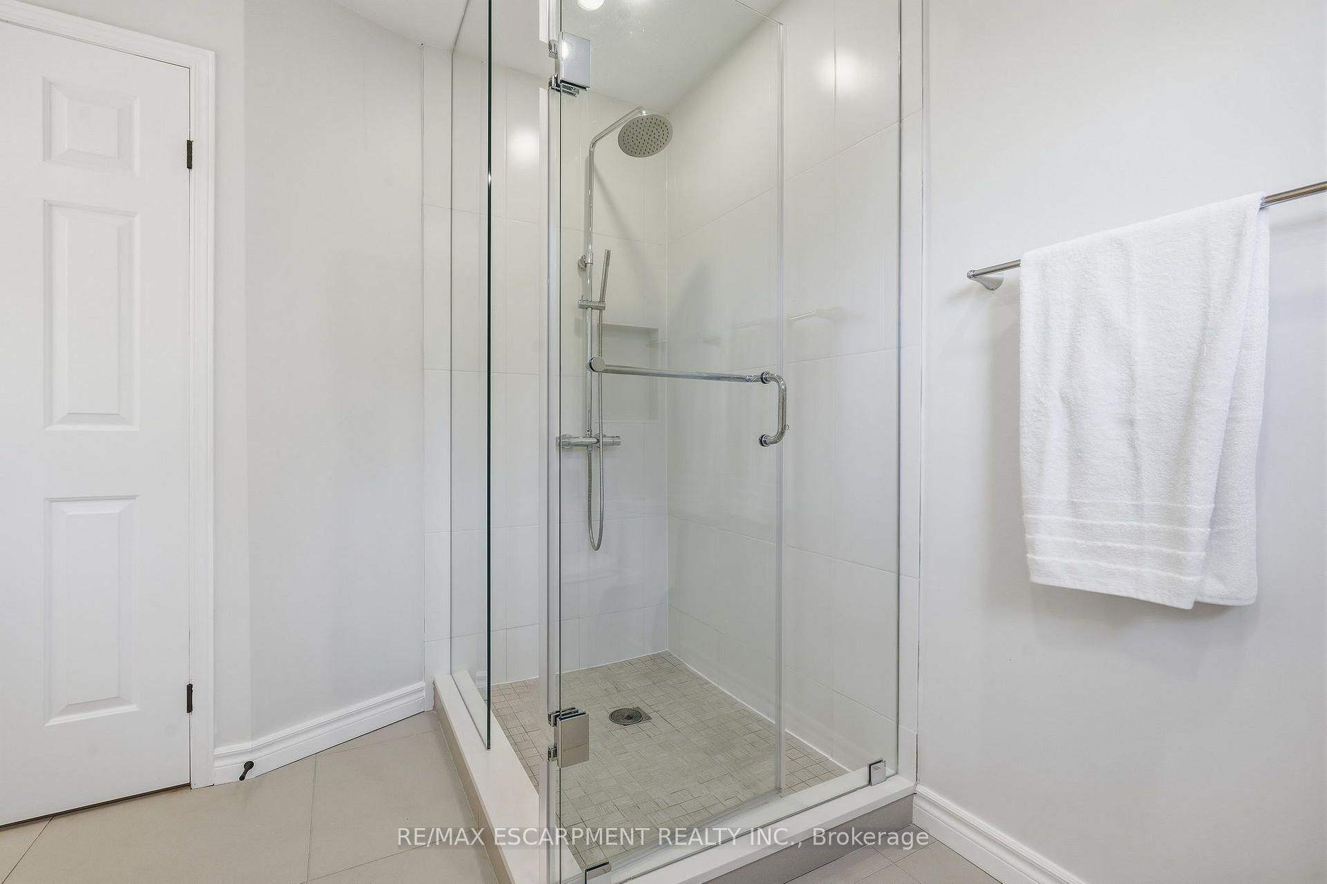 Photo 24 of 551 Deerhurst Drive, Burlington, Appleby — HOMEH