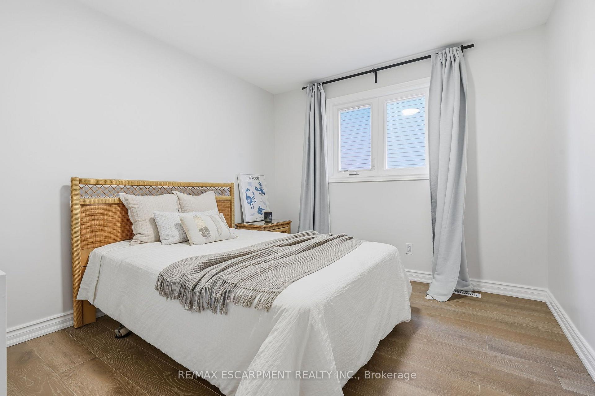 Photo 26 of 551 Deerhurst Drive, Burlington, Appleby — HOMEH