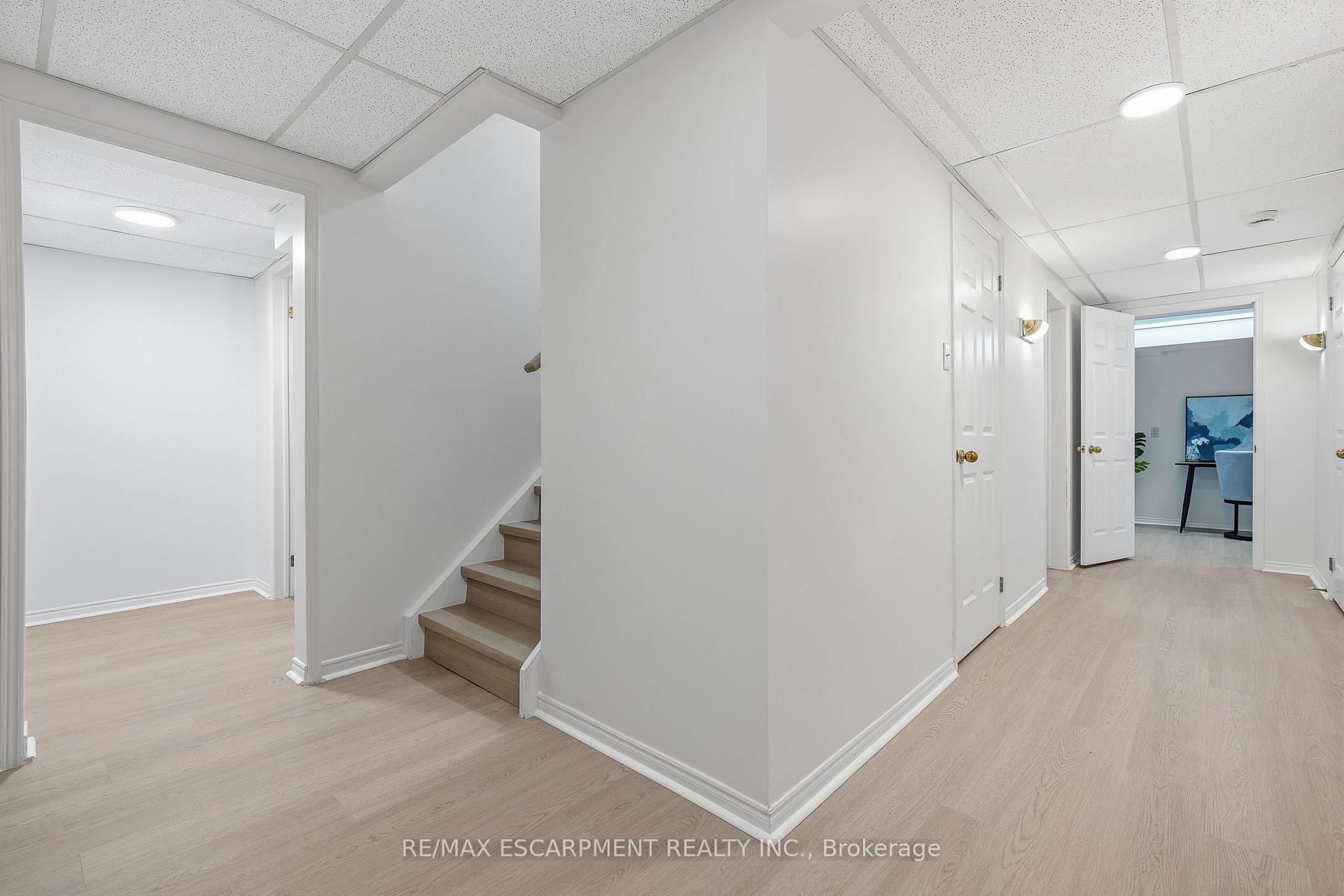 Photo 31 of 551 Deerhurst Drive, Burlington, Appleby — HOMEH