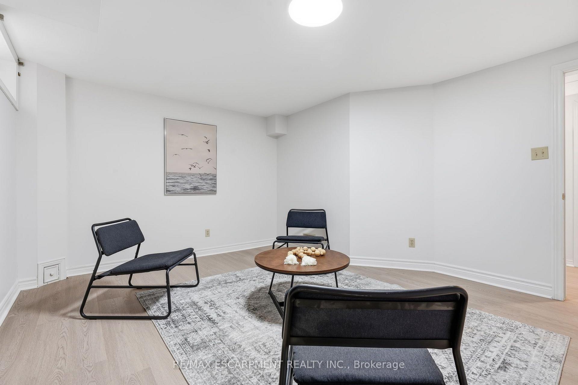 Photo 33 of 551 Deerhurst Drive, Burlington, Appleby — HOMEH