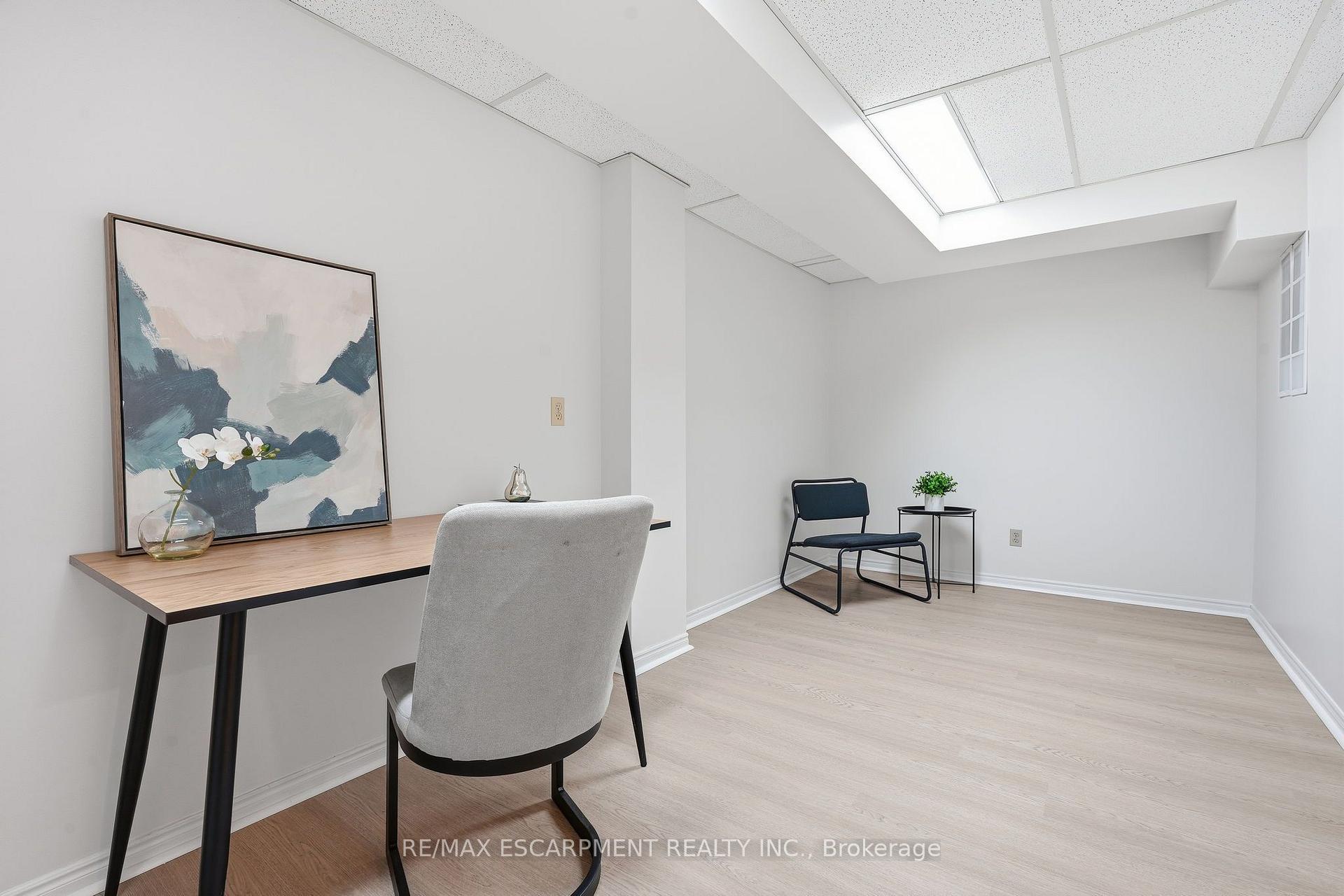 Photo 35 of 551 Deerhurst Drive, Burlington, Appleby — HOMEH