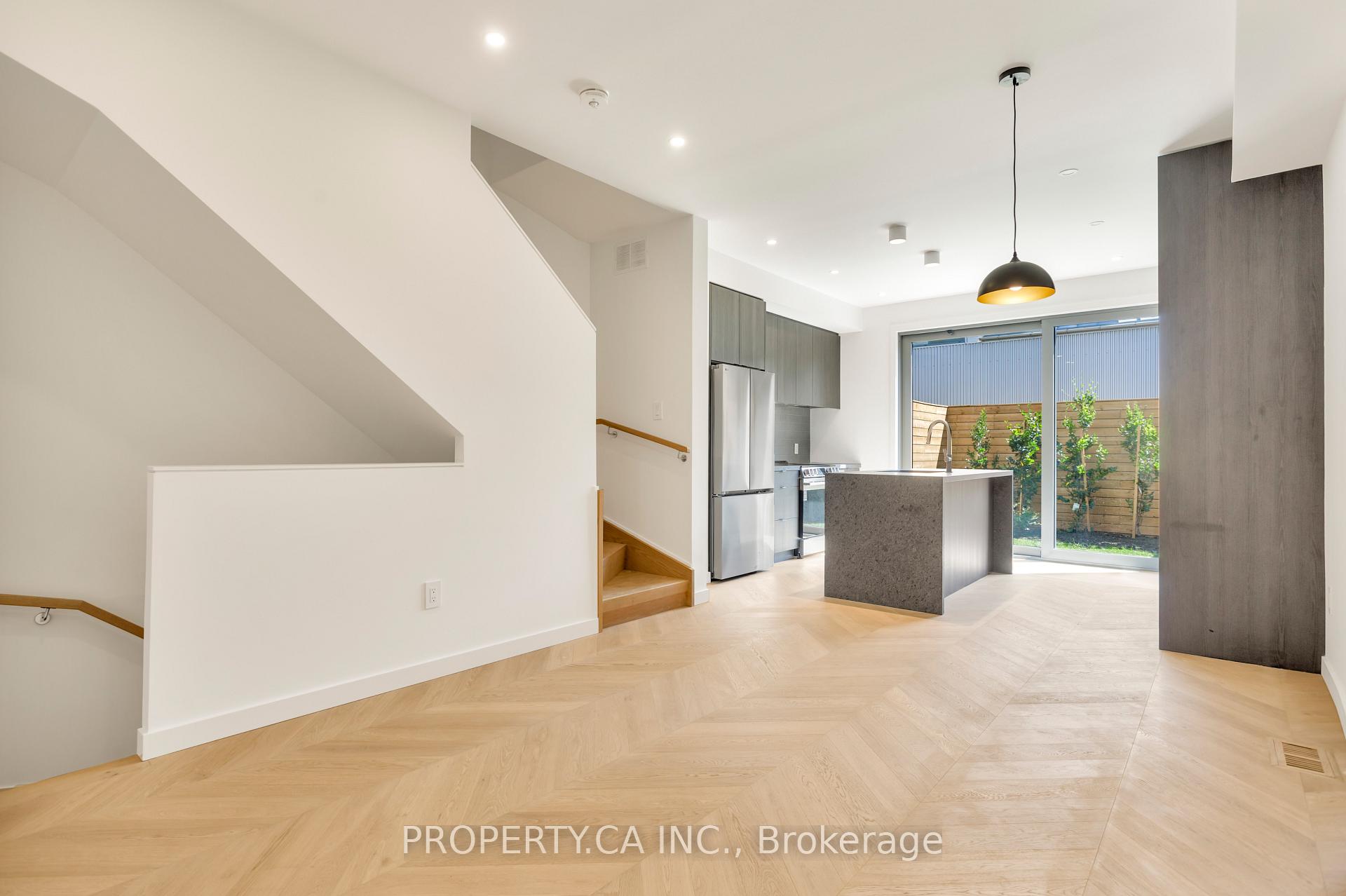 Photo 2 of Unit Unit #4, 301 Keele Street, Toronto, Junction Area — HOMEH