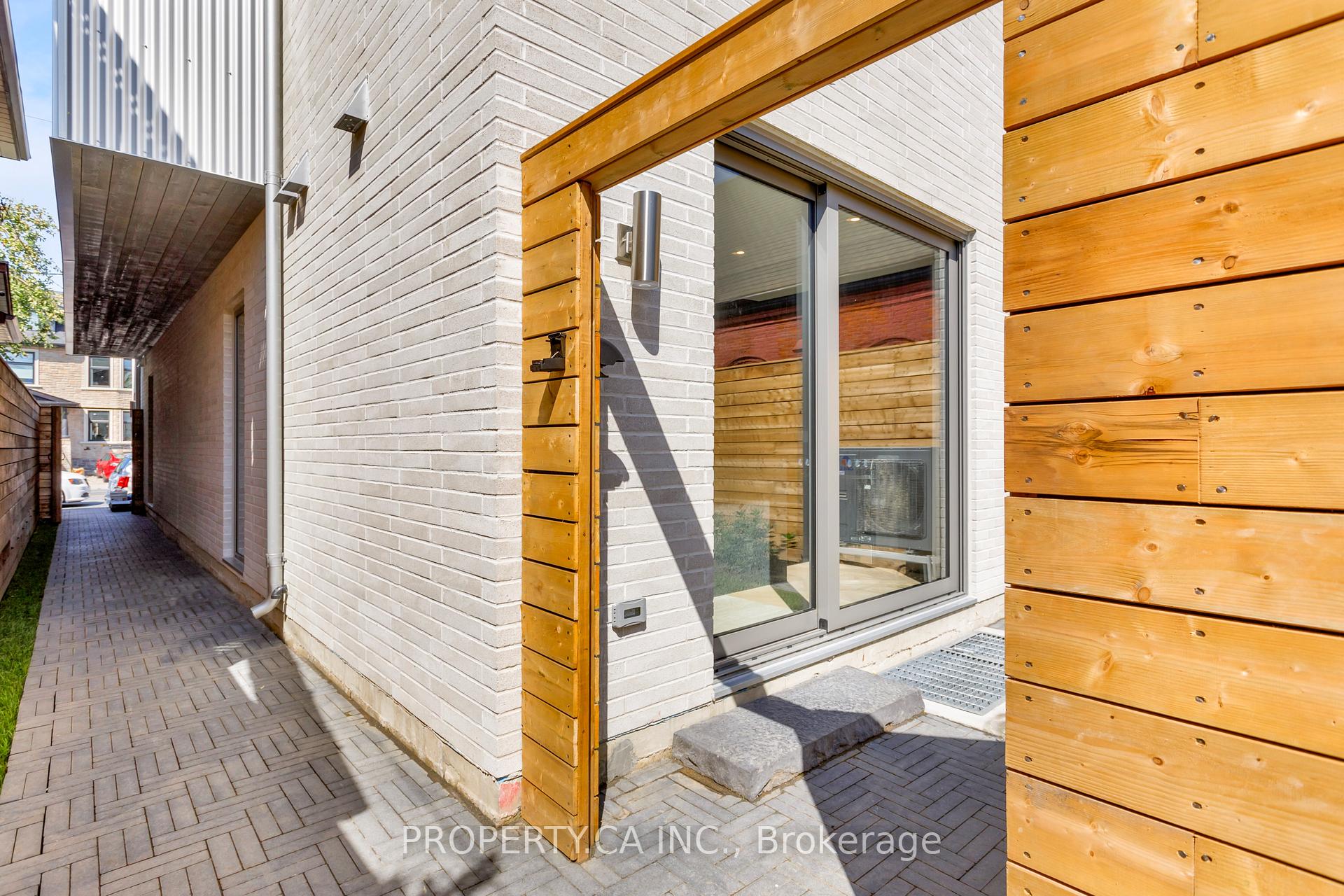 Photo 3 of Unit Unit #4, 301 Keele Street, Toronto, Junction Area — HOMEH