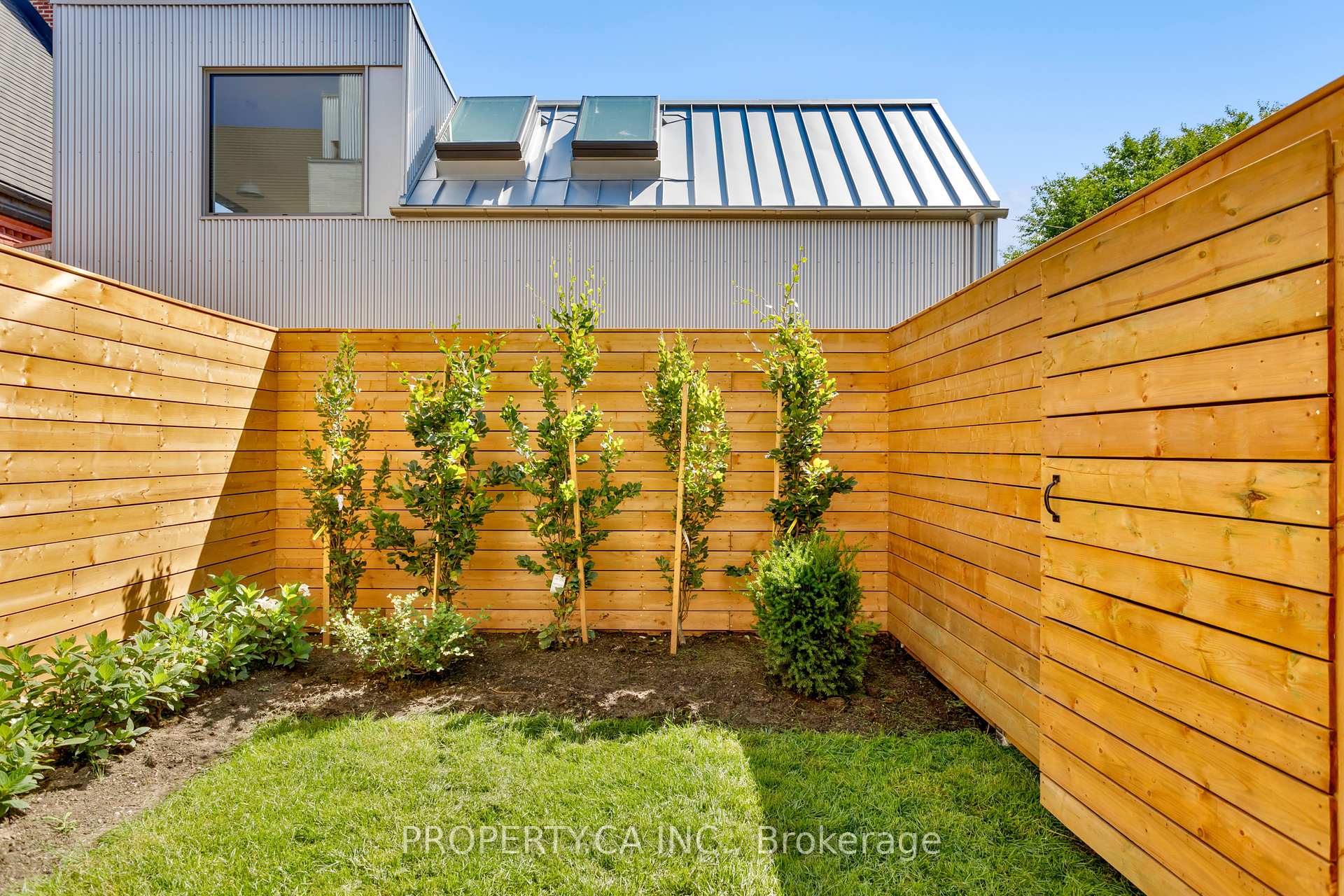 Photo 6 of Unit Unit #4, 301 Keele Street, Toronto, Junction Area — HOMEH