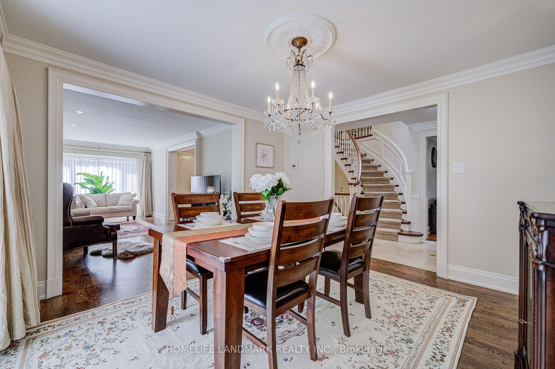 Photo 10 of 37 Maimonides Court, Vaughan, Crestwood-Springfarm-Yorkhill — HOMEH