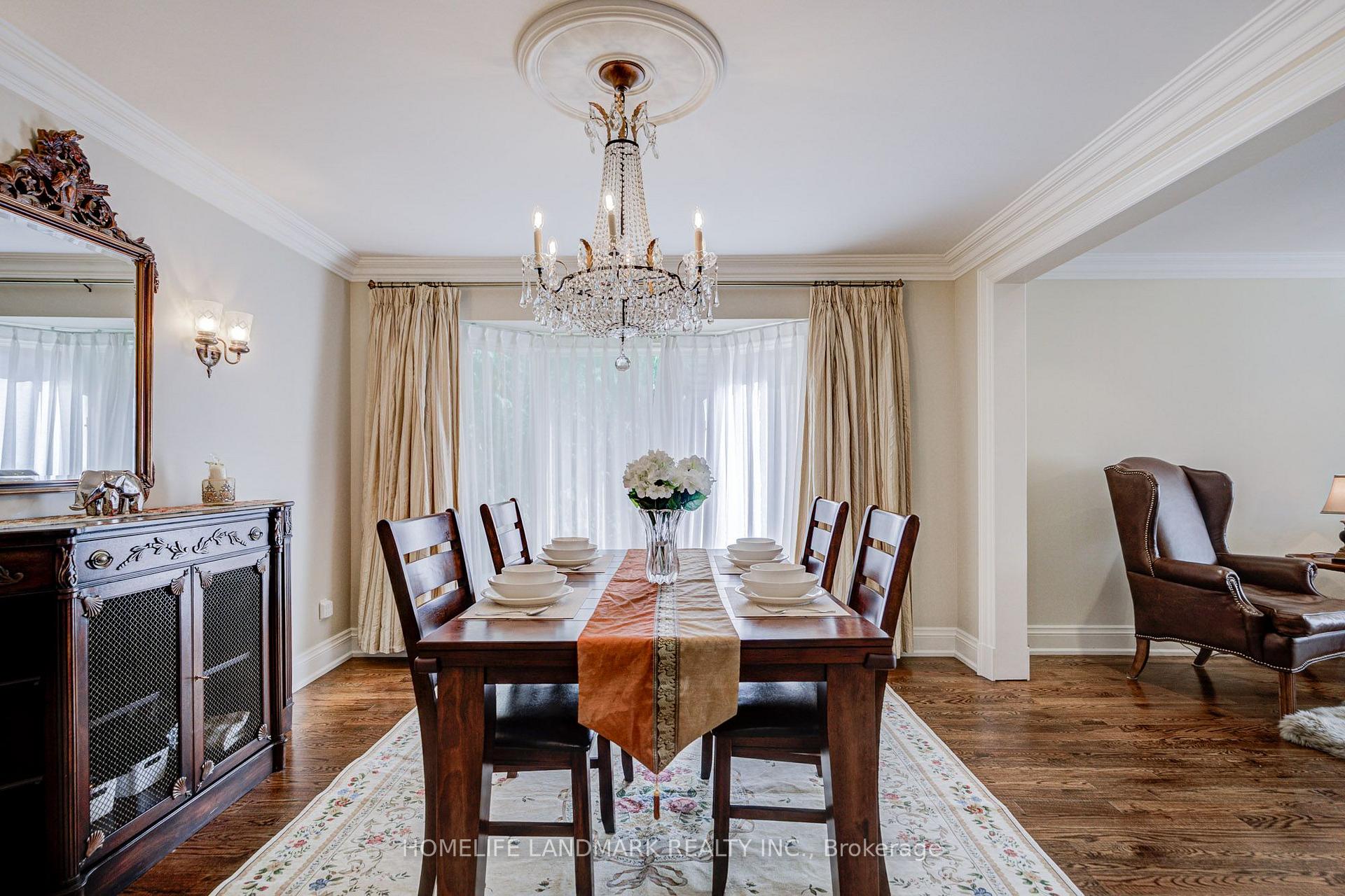 Photo 12 of 37 Maimonides Court, Vaughan, Crestwood-Springfarm-Yorkhill — HOMEH