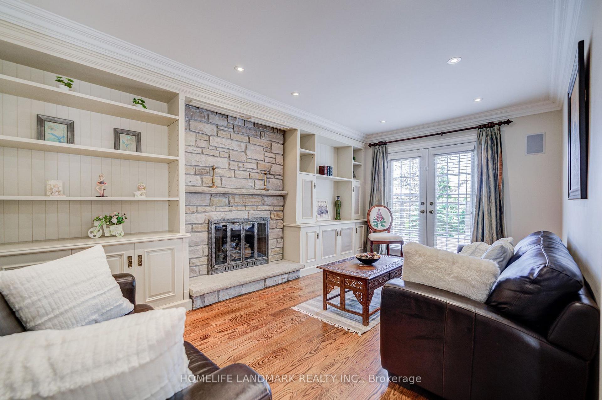 Photo 13 of 37 Maimonides Court, Vaughan, Crestwood-Springfarm-Yorkhill — HOMEH