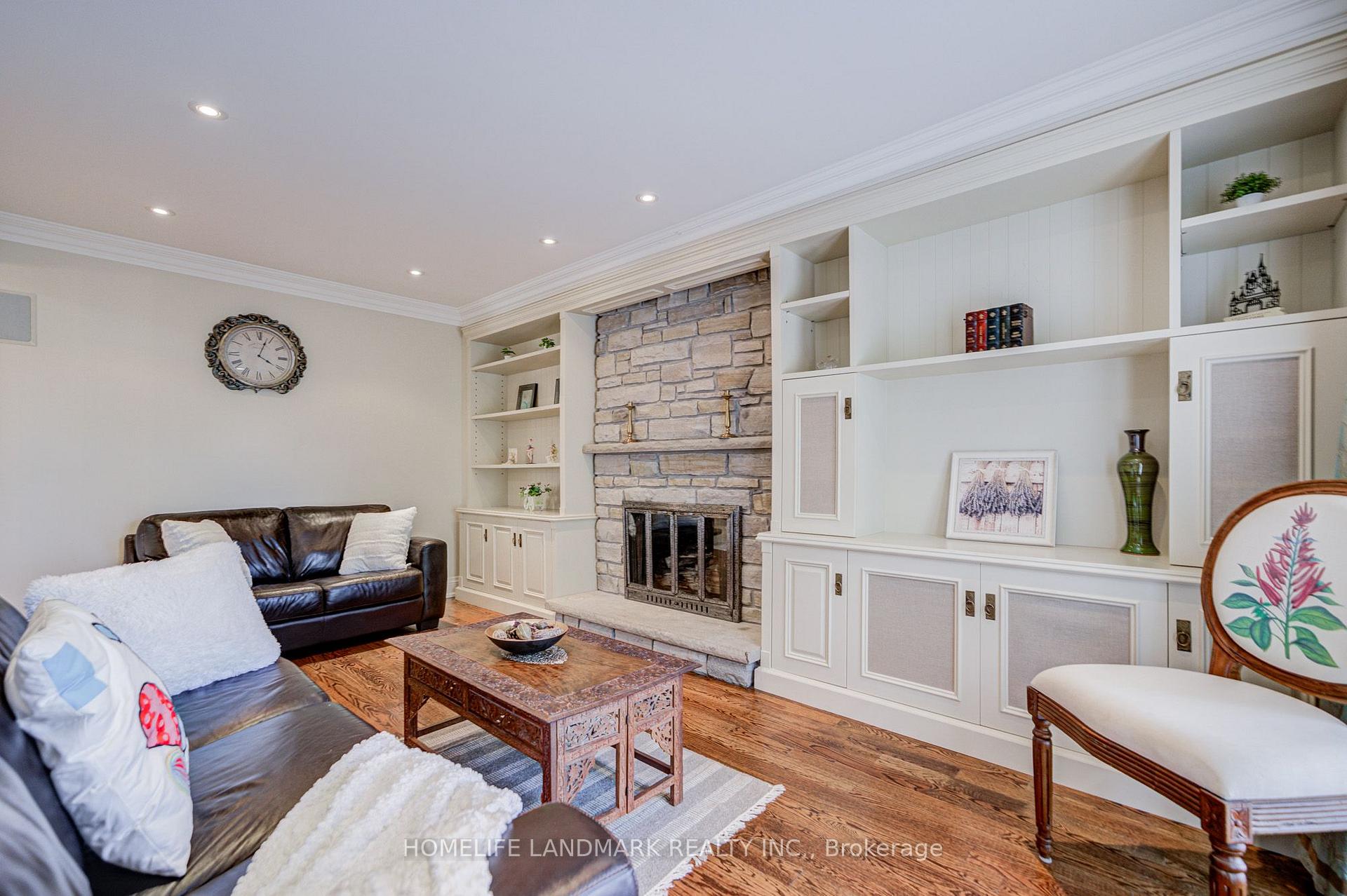 Photo 15 of 37 Maimonides Court, Vaughan, Crestwood-Springfarm-Yorkhill — HOMEH